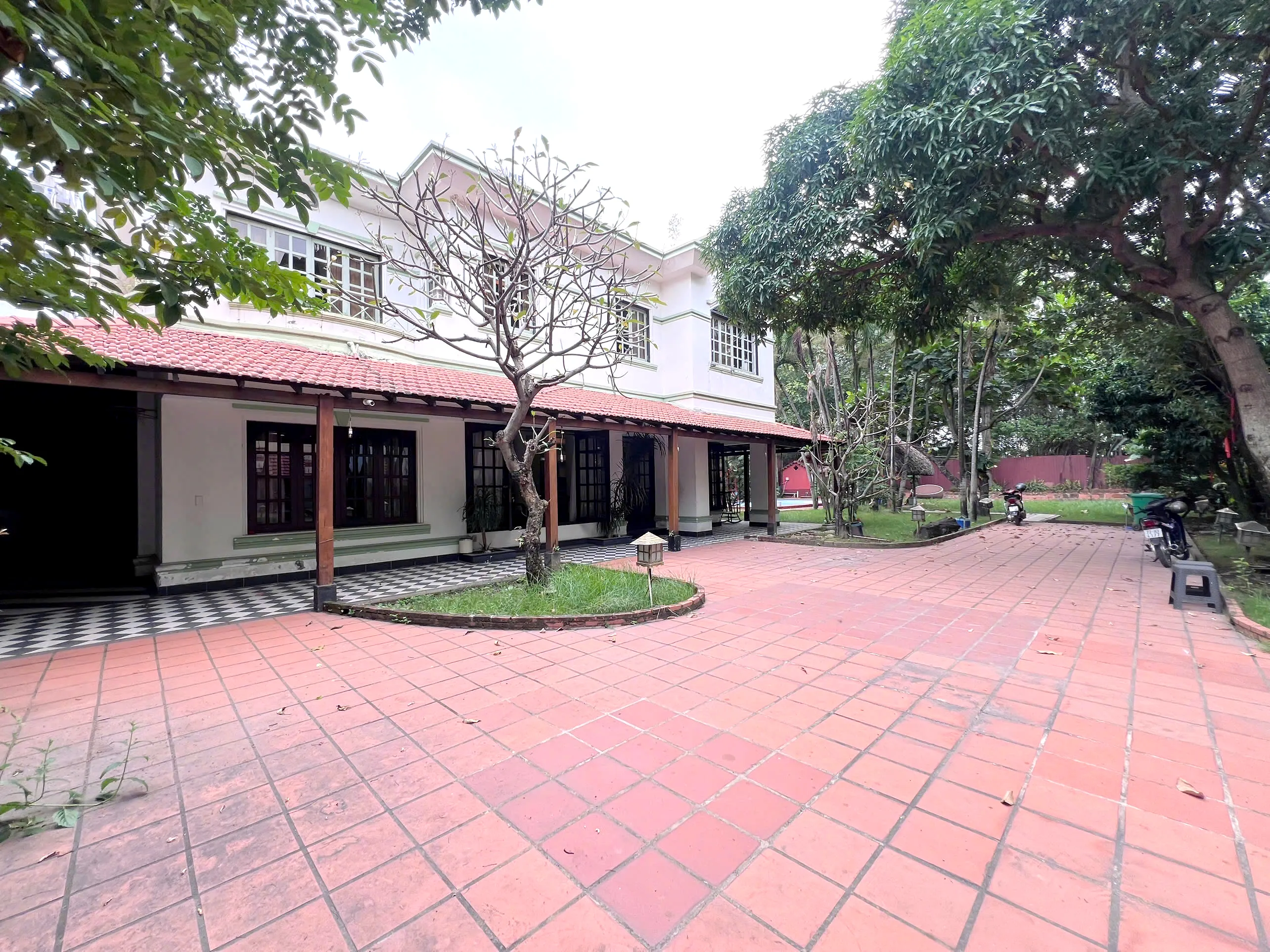 Commercial Villa For Rent in Xuan Thuy Street Thao Dien HCMC 1200sqm 10,000 USD/month