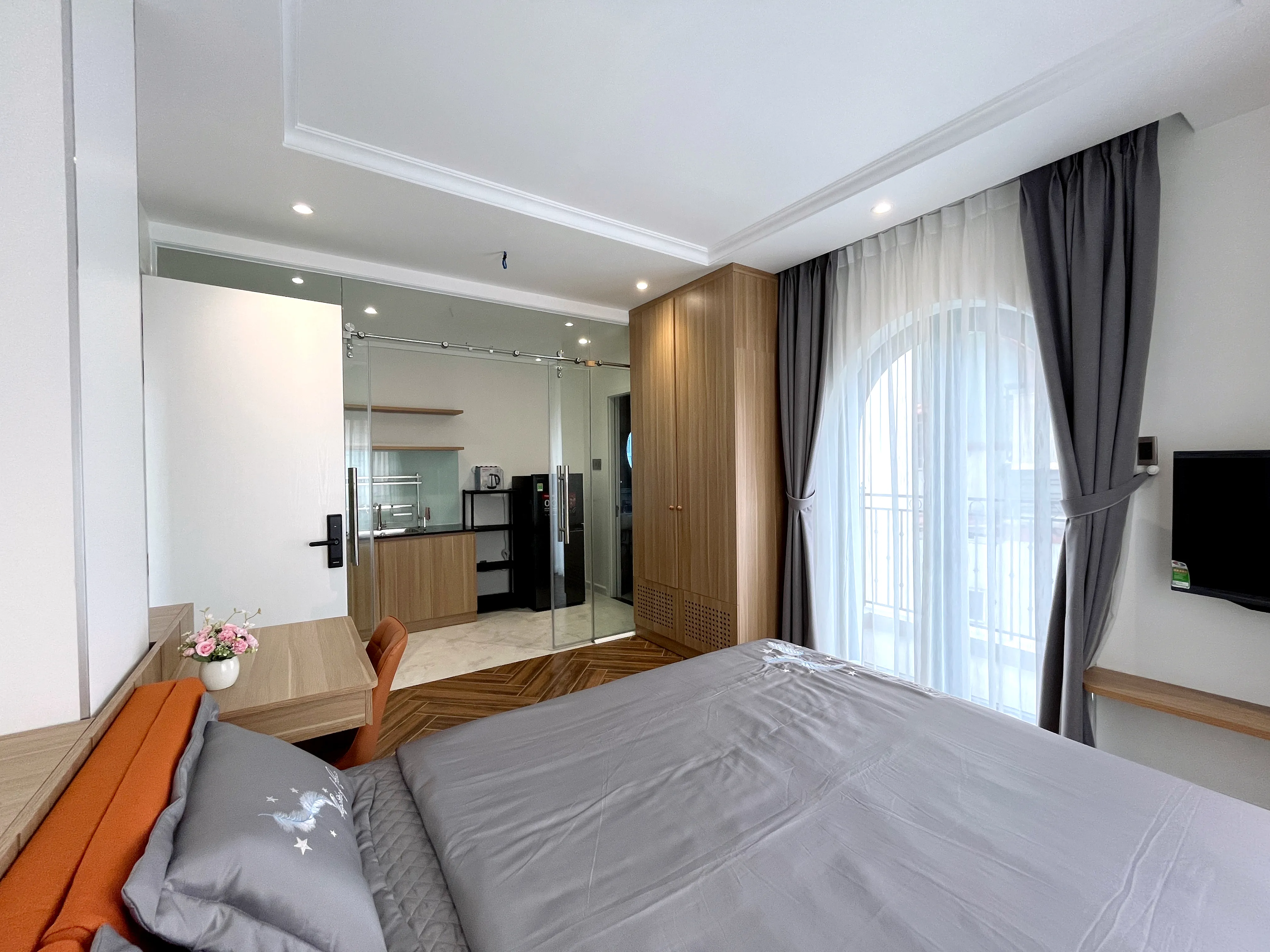 Balcony Hong Home Serviced Apartment For Rent in Binh Thanh HCMC 40sqm 600 USD/month
