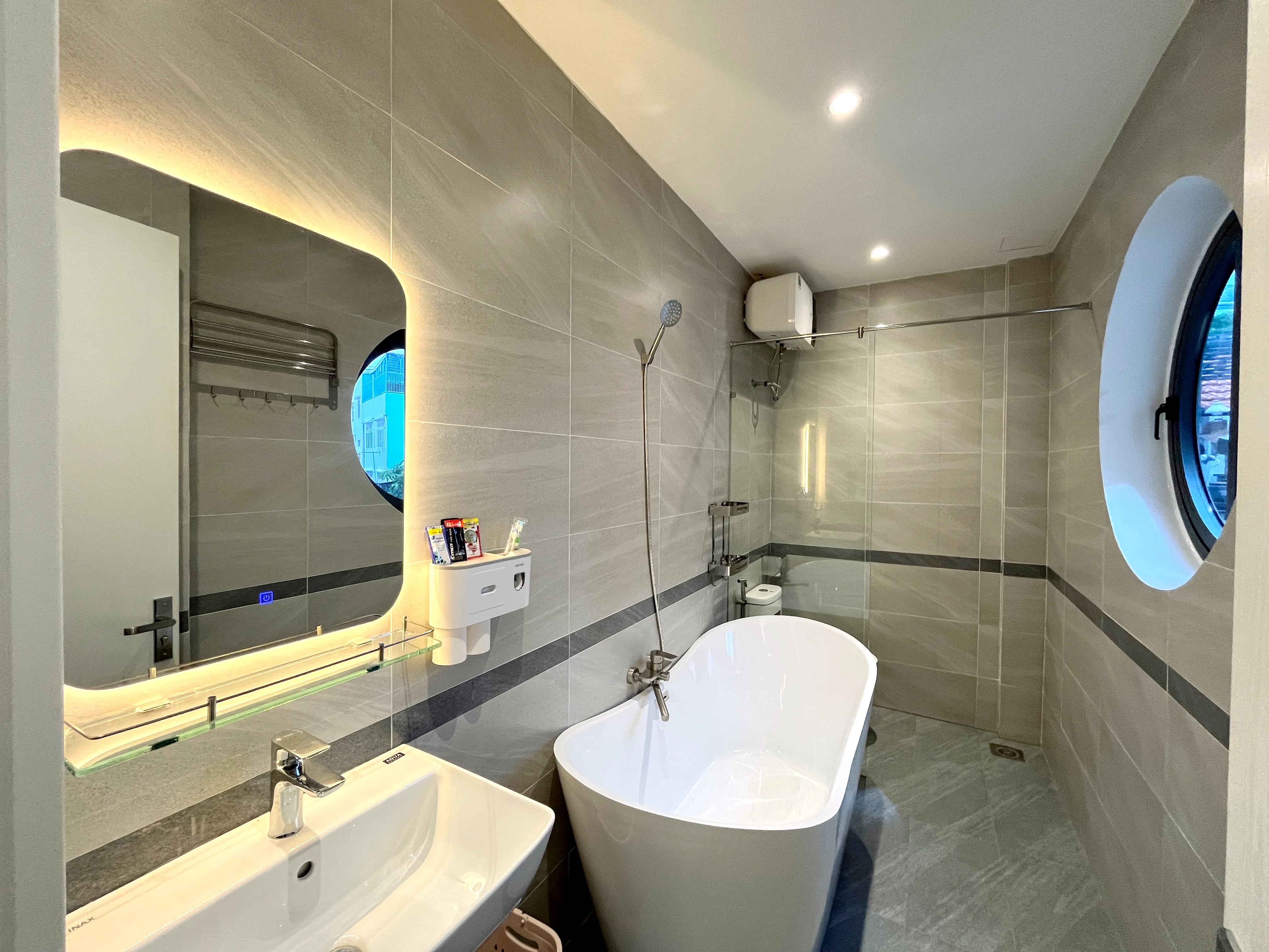 Balcony Hong Home Serviced Apartment For Rent in Binh Thanh HCMC 40sqm 600 USD/month