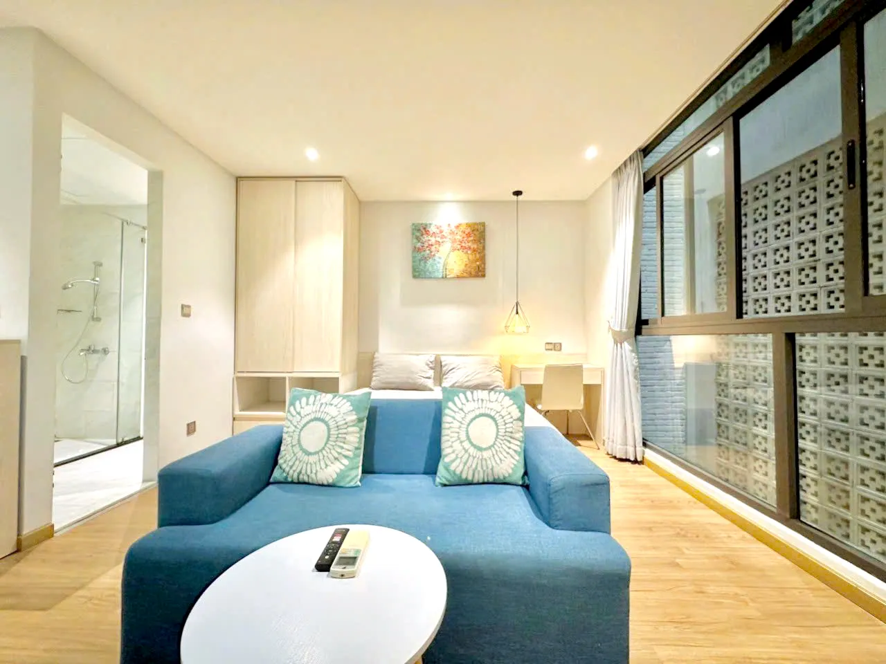 Studio Serviced Apartment in 46 Nguyen Cuu Van Binh Thanh HCMC 25sqm 400 USD/month