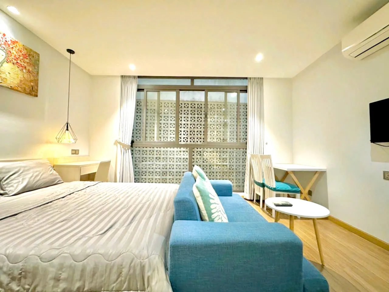Studio Serviced Apartment in 46 Nguyen Cuu Van Binh Thanh HCMC 25sqm 400 USD/month