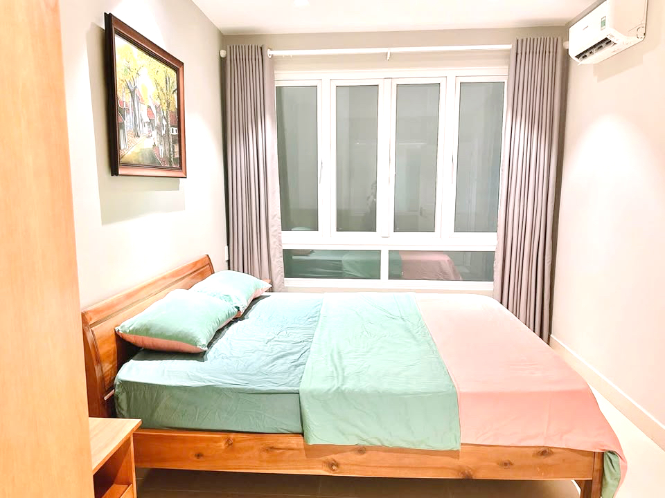 One Bedroom Apartment Bath-tup For Rent in Binh Thanh HCMC