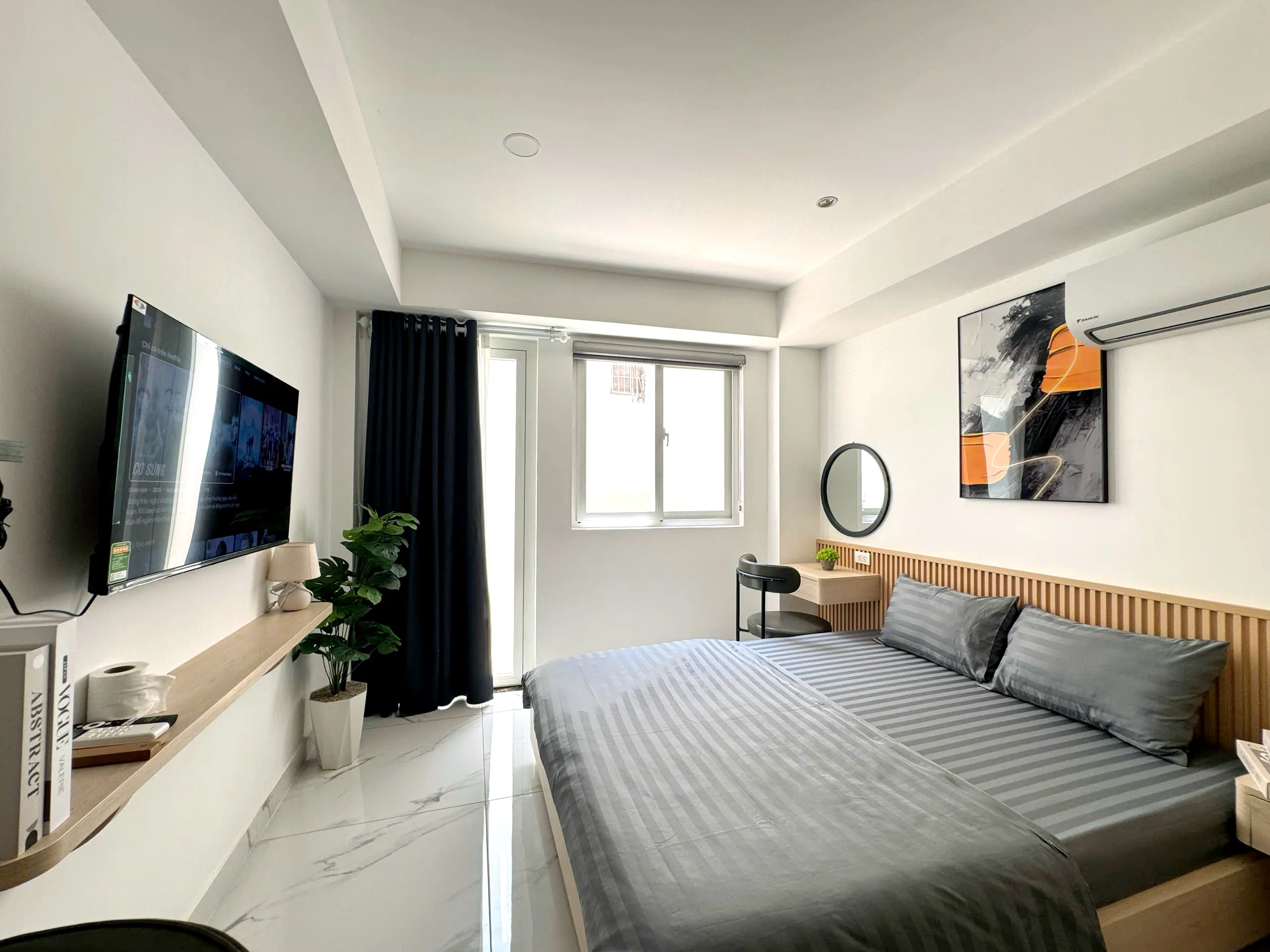 Bright Light Studio Apartment For Rent in Tan Dinh Ward HCMC 25sqm 520 USD/month
