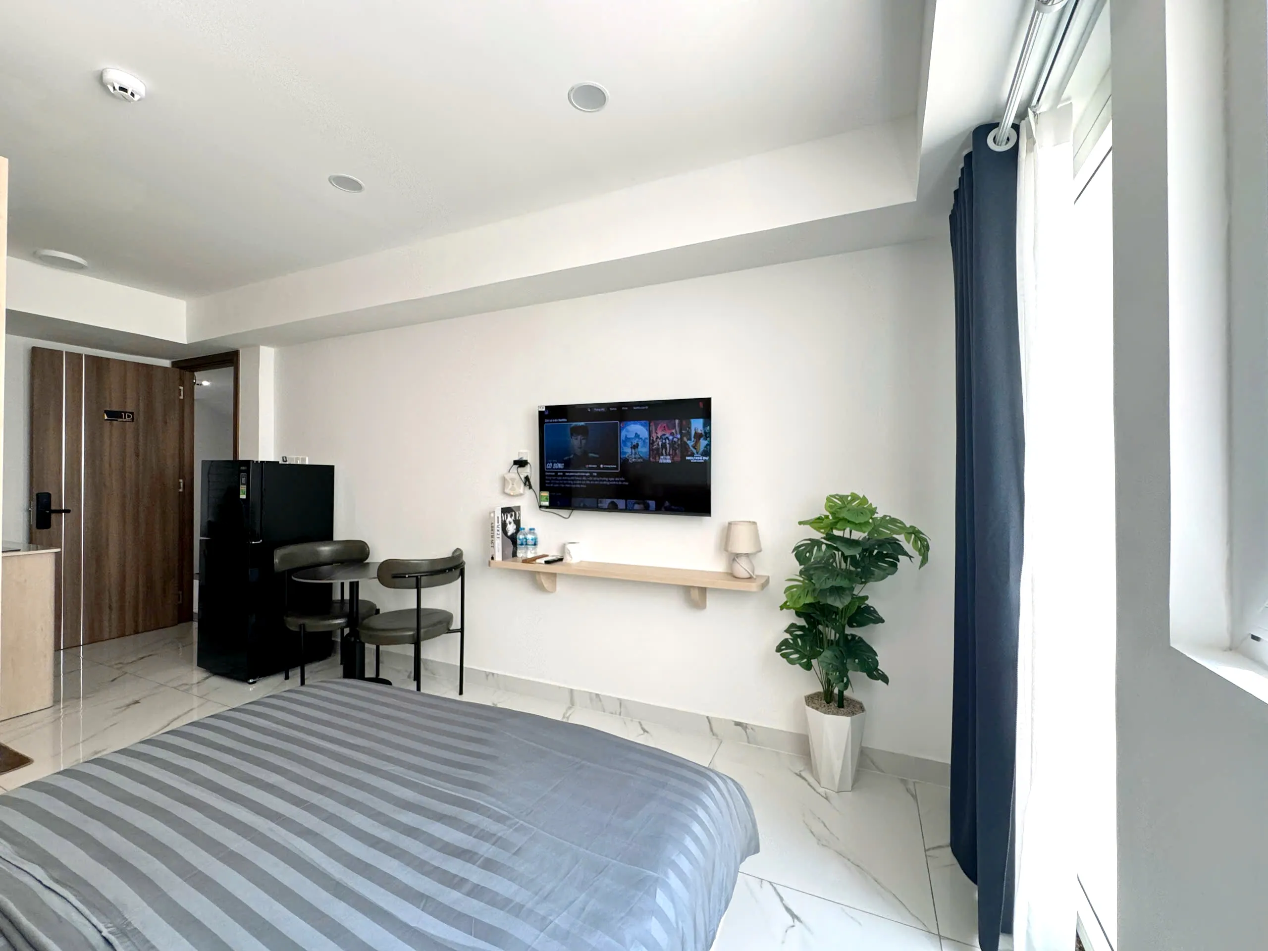 Bright Light Studio Apartment For Rent in Tan Dinh Ward HCMC 25sqm 520 USD/month