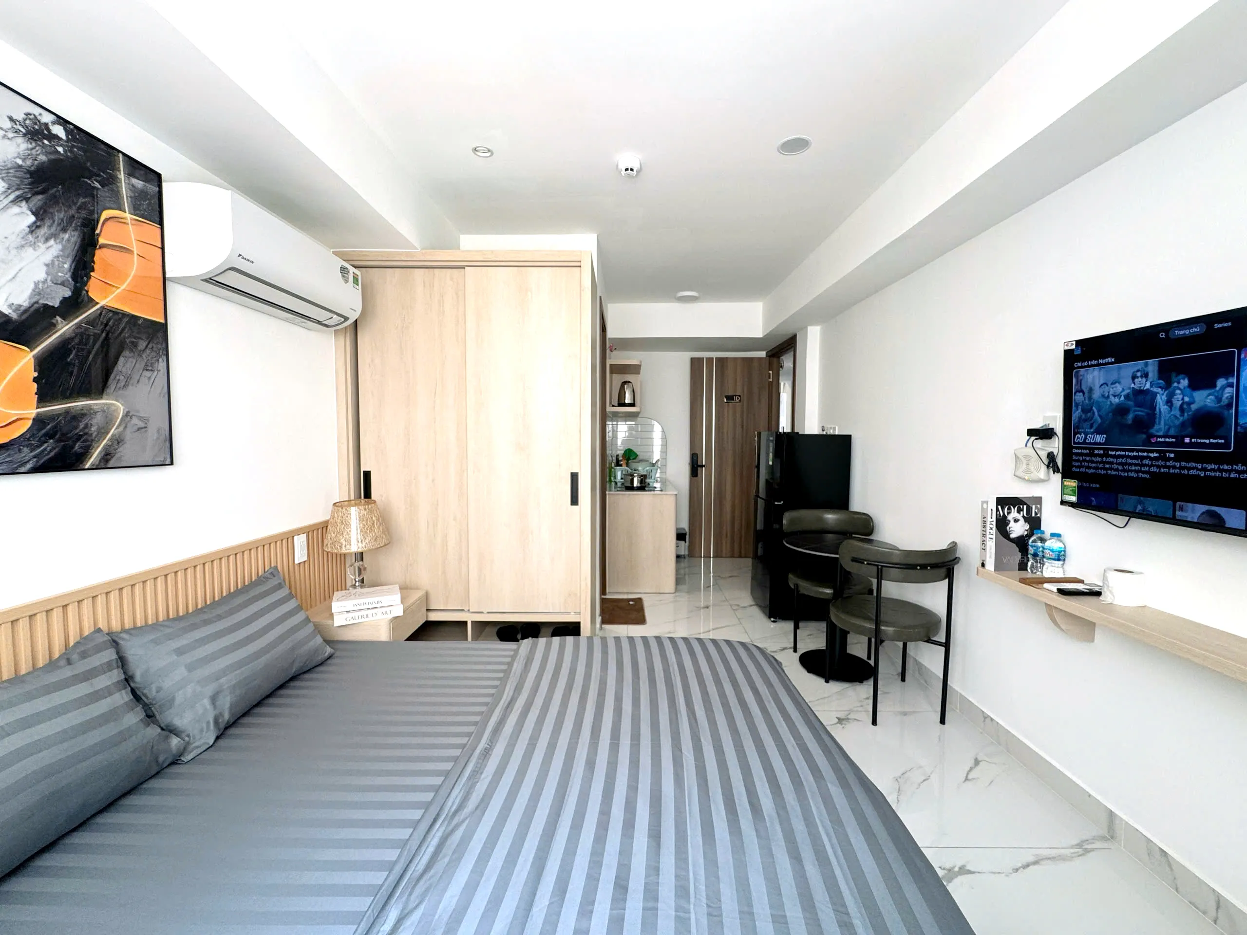 Bright Light Studio Apartment For Rent in Tan Dinh Ward HCMC 25sqm 520 USD/month