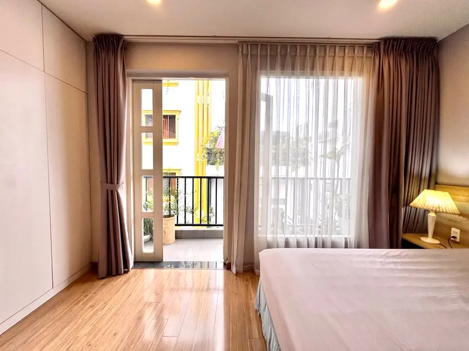 Big Studio Balcony Apartment For Rent in Nguyen Binh Khiem Dakao HCM 55sqm 600 USD/month