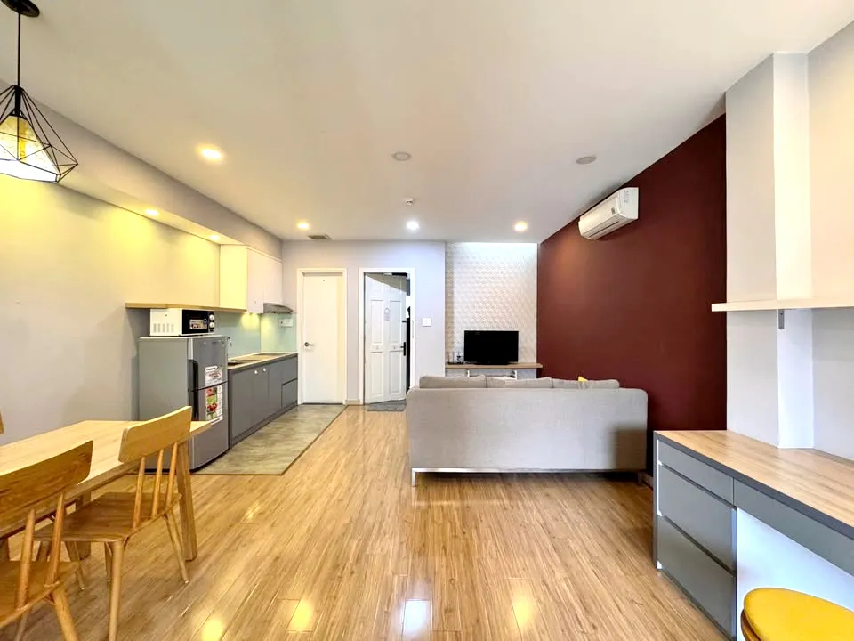 Big Studio Balcony Apartment For Rent in Nguyen Binh Khiem Dakao HCM 55sqm 600 USD/month
