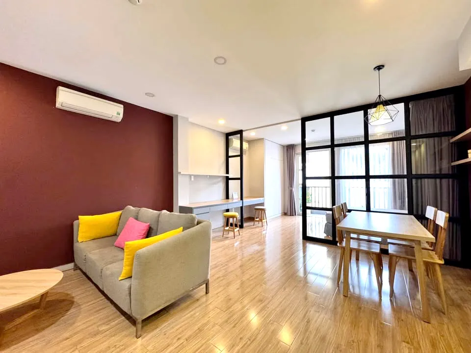 Big Studio Balcony Apartment For Rent in Nguyen Binh Khiem Dakao HCM 55sqm 600 USD/month
