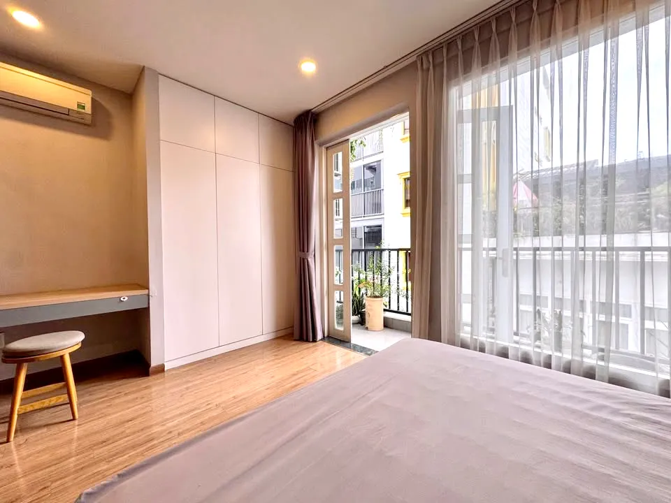 Big Studio Balcony Apartment For Rent in Nguyen Binh Khiem Dakao HCM 55sqm 600 USD/month