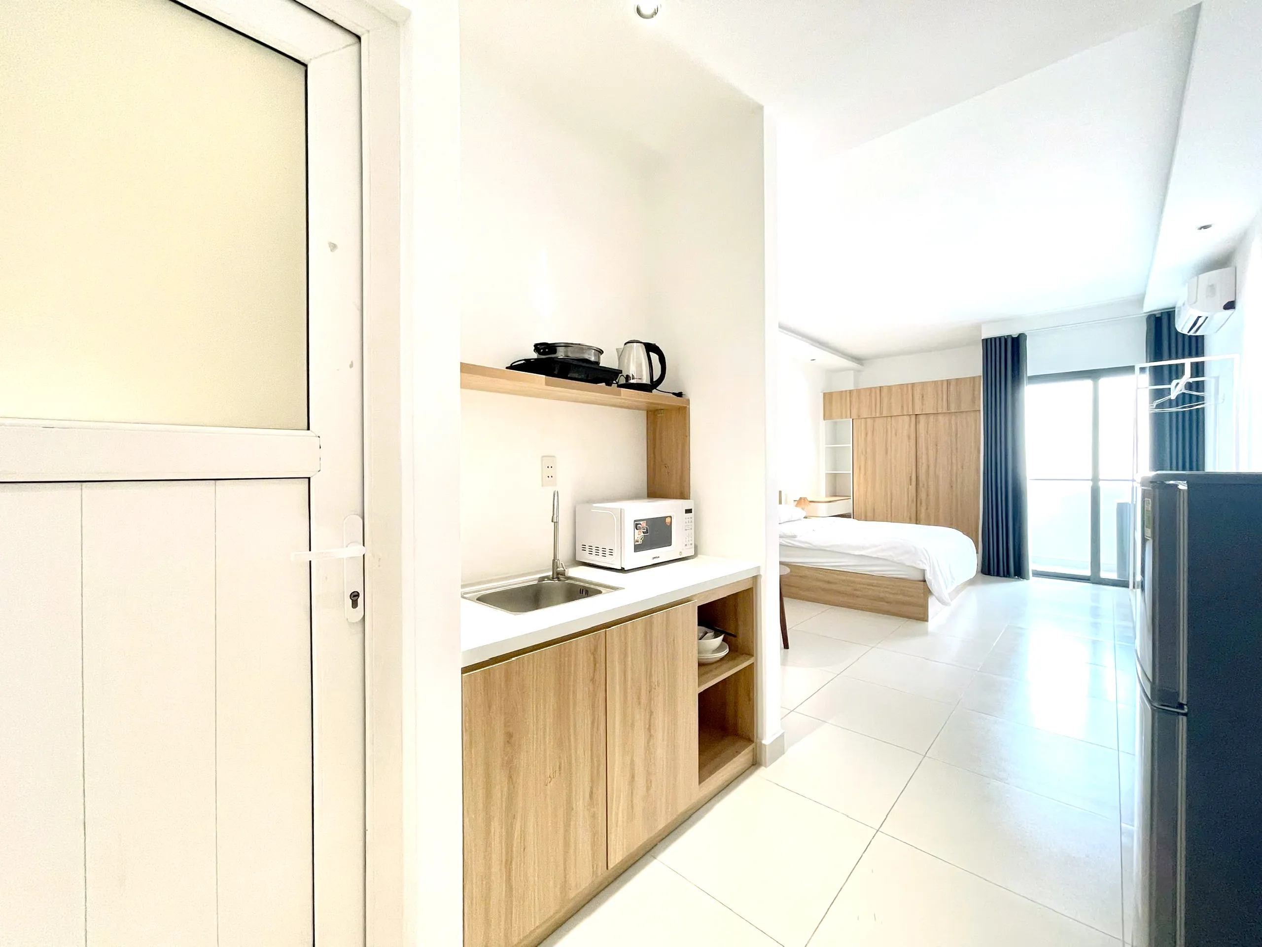 Studio Apartment Balcony Nguyen Phi Khanh Tan Dinh District 1 HCMC 45sqm 550 USD/month