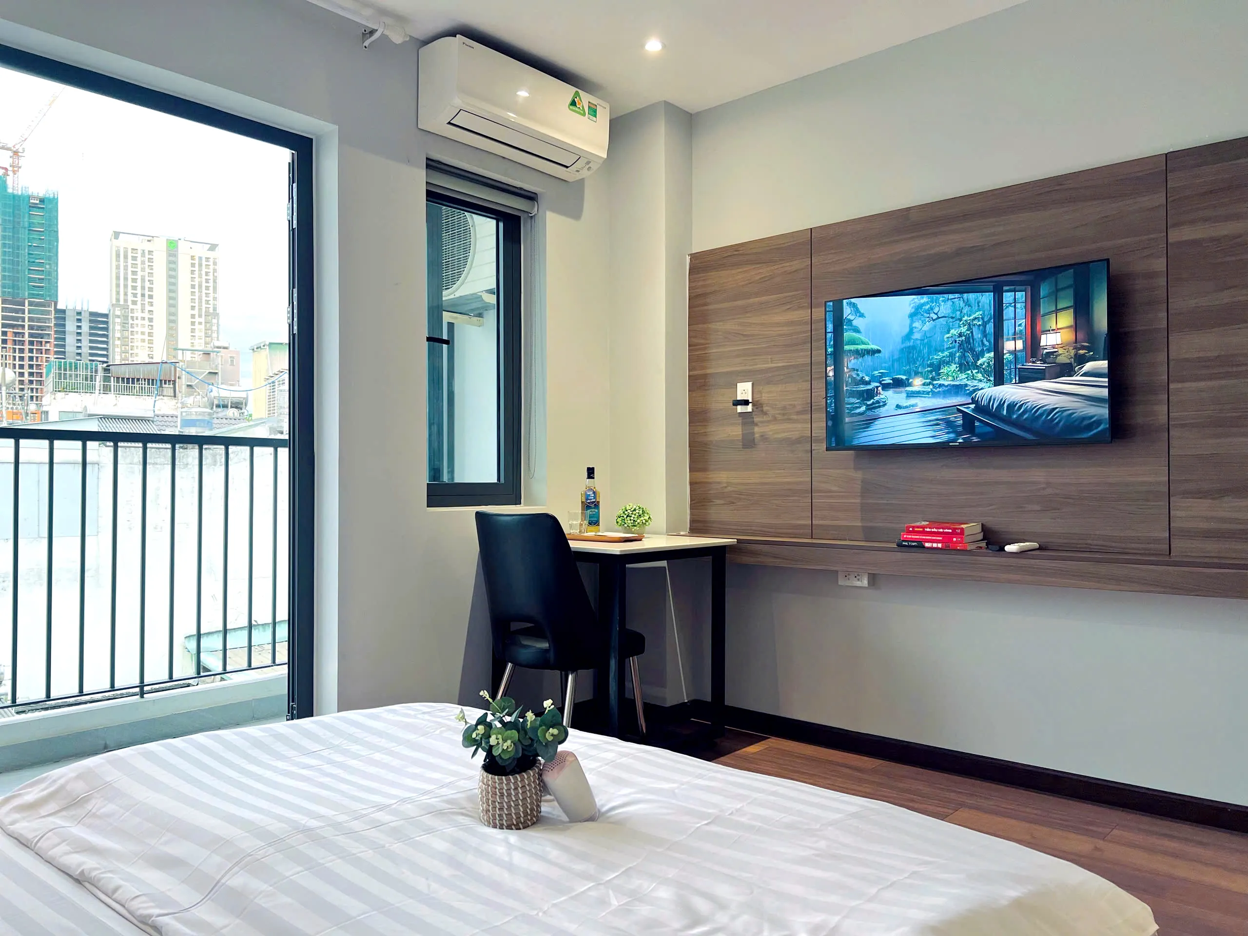 New Studio Serviced Apartment For Rent in District 1 Ho Chi Minh City 40sqm 550 USD/month