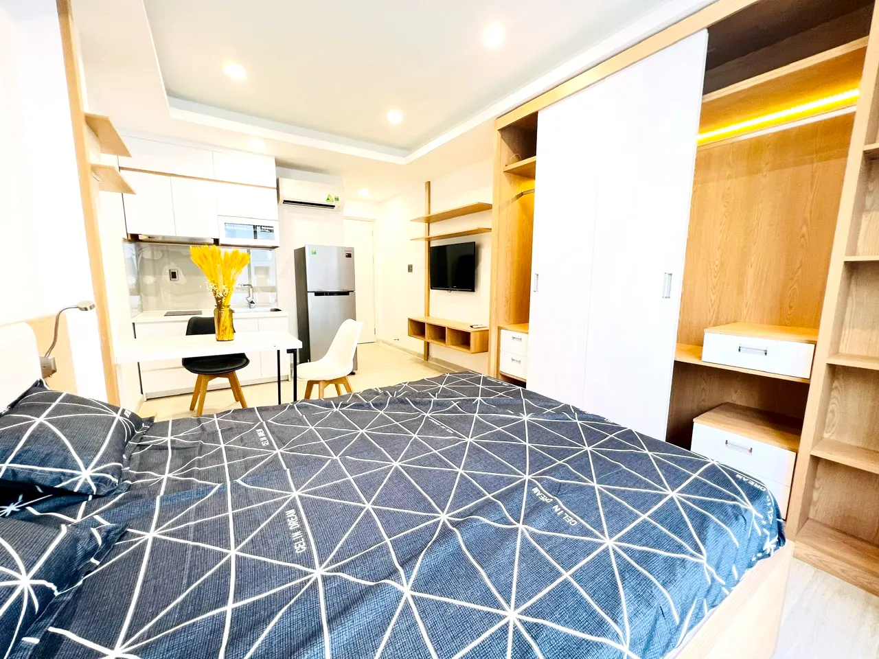 Good Room For Rent in Nguyen Thi Minh Khai Dakao District 1 HCMC 25sqm 400 USD/month