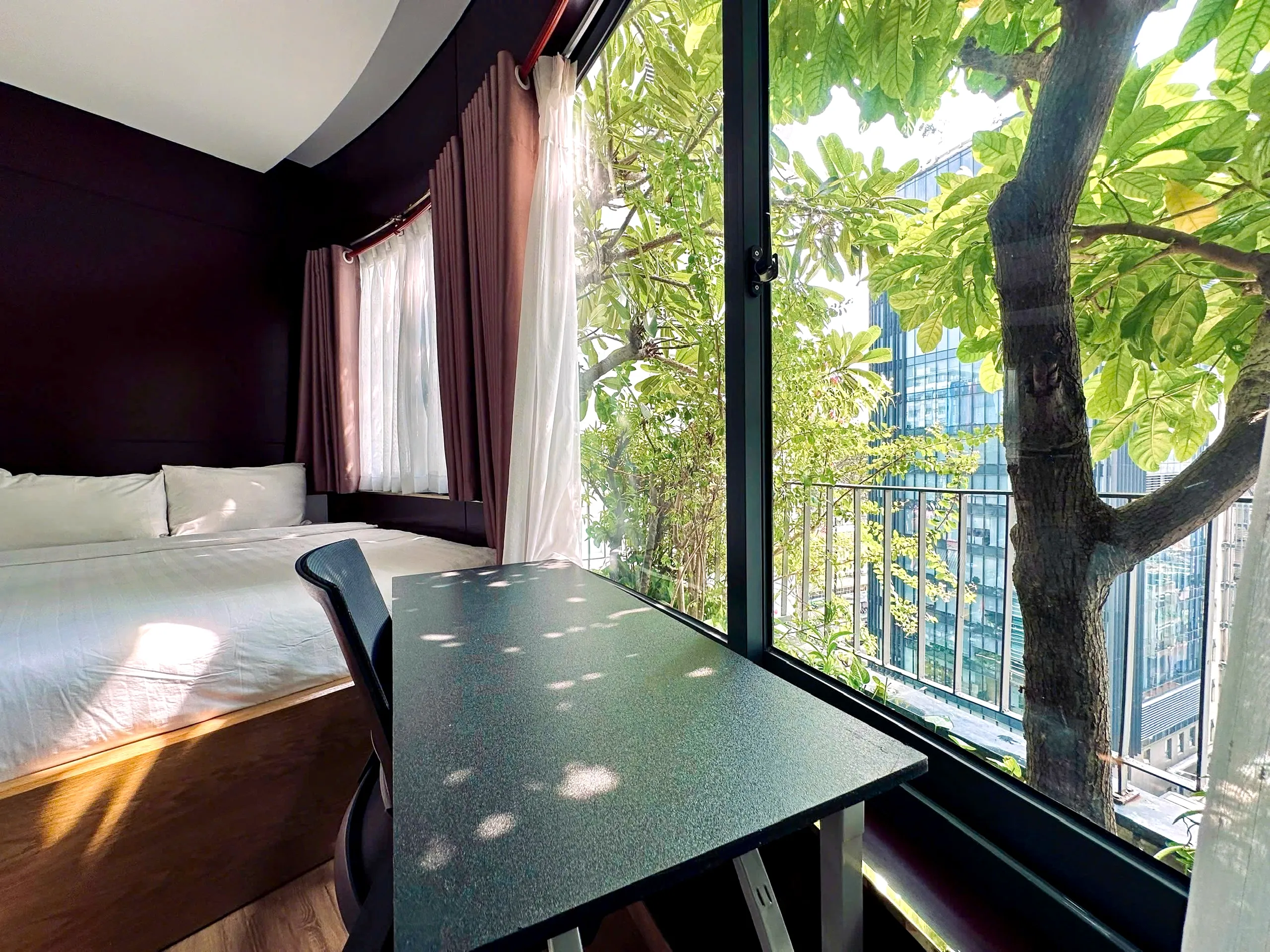 One Bedroom Apartment with Pool & Gym for Rent on Cao Thang Street, Ho Chi Minh City 55sqm 700 USD/month