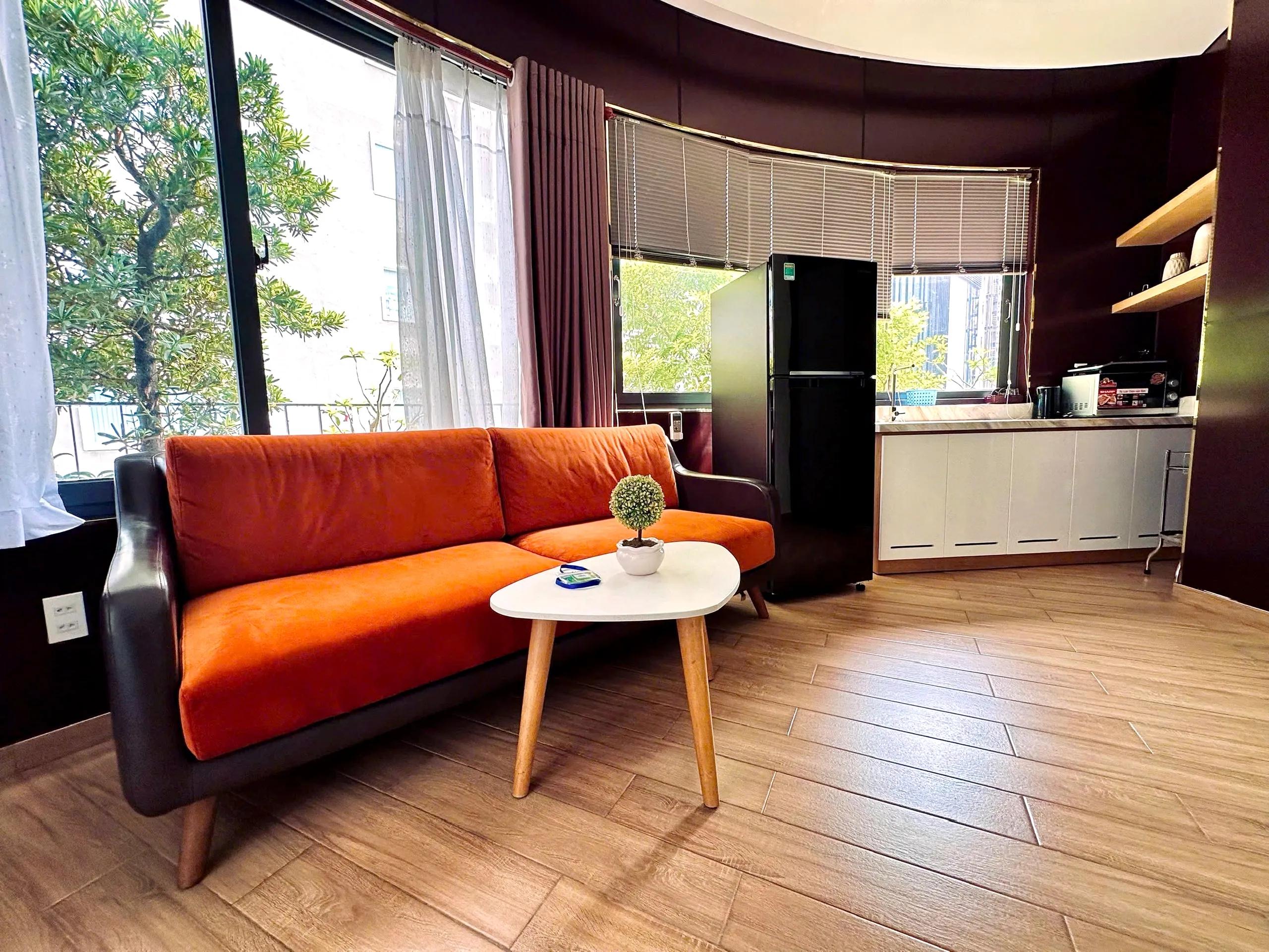 One Bedroom Apartment with Pool & Gym for Rent on Cao Thang Street, Ho Chi Minh City 55sqm 700 USD/month