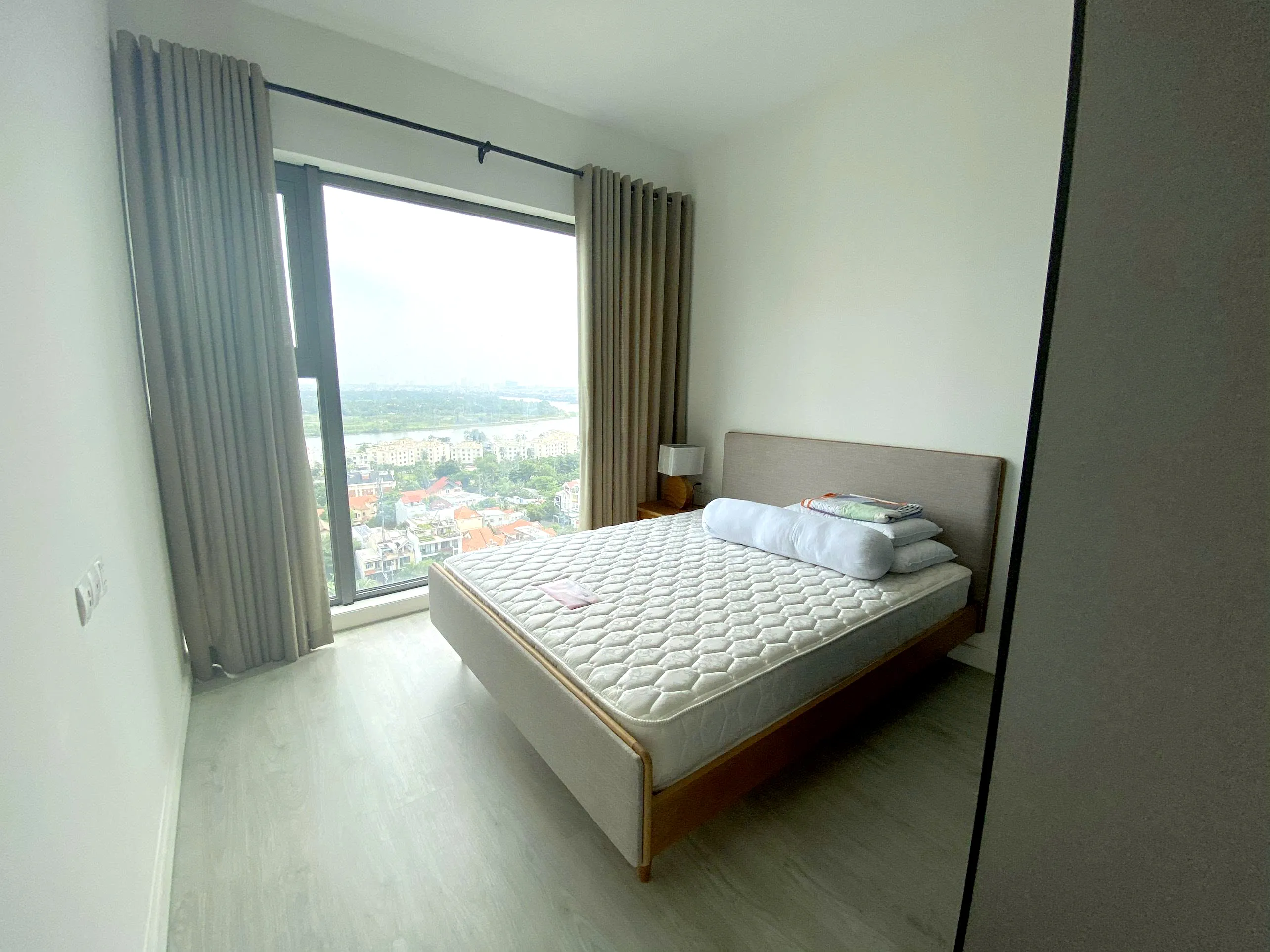 Open River View 02 Bedroom Gateway Thao Dien Apartment For Rent HCM 99sqm 1,700 USD/month