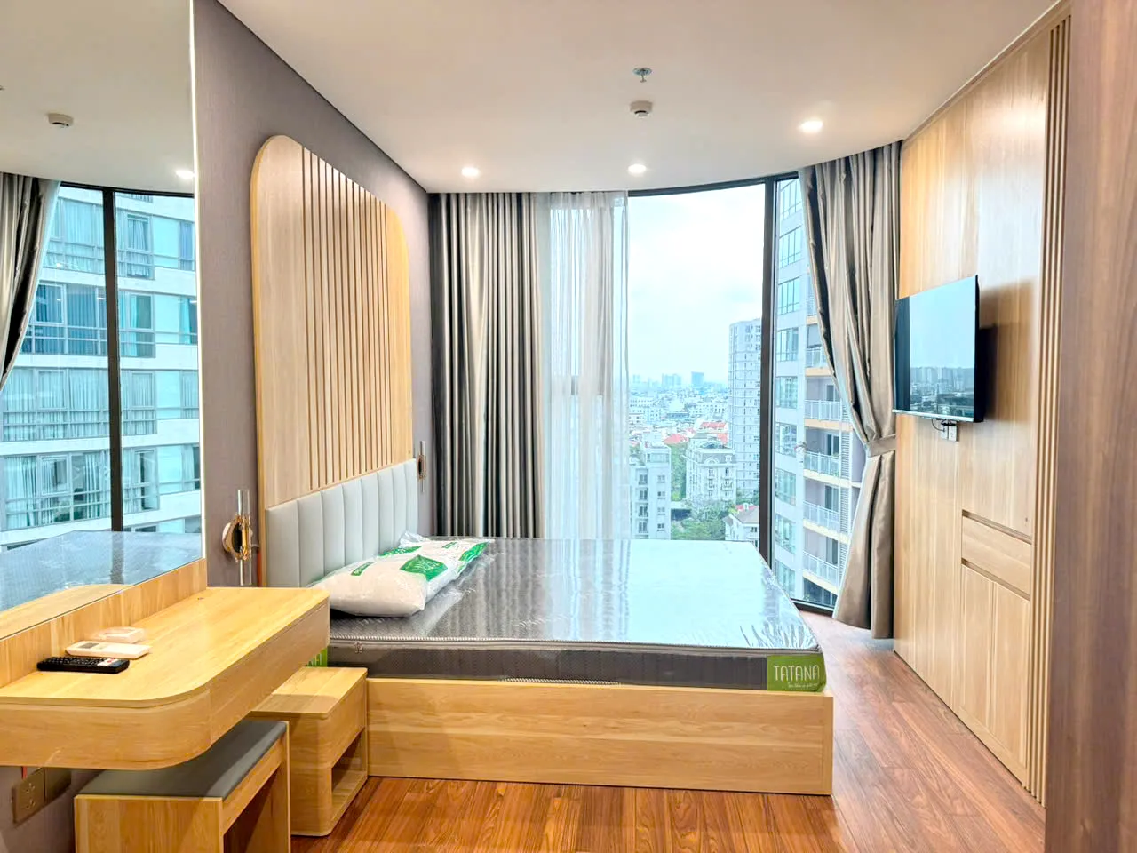 Urban view 10th Floor 02 Bedroom Thao Dien Green For Rent HCM 87sqm 1,500 USD/month