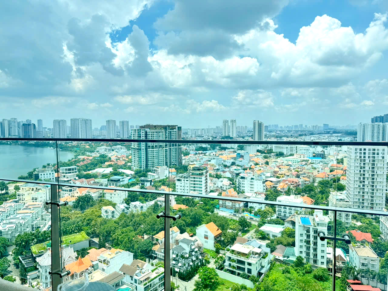 Perfect View And Designed 02 Bedroom Apartment For Rent in Thao Dien Green