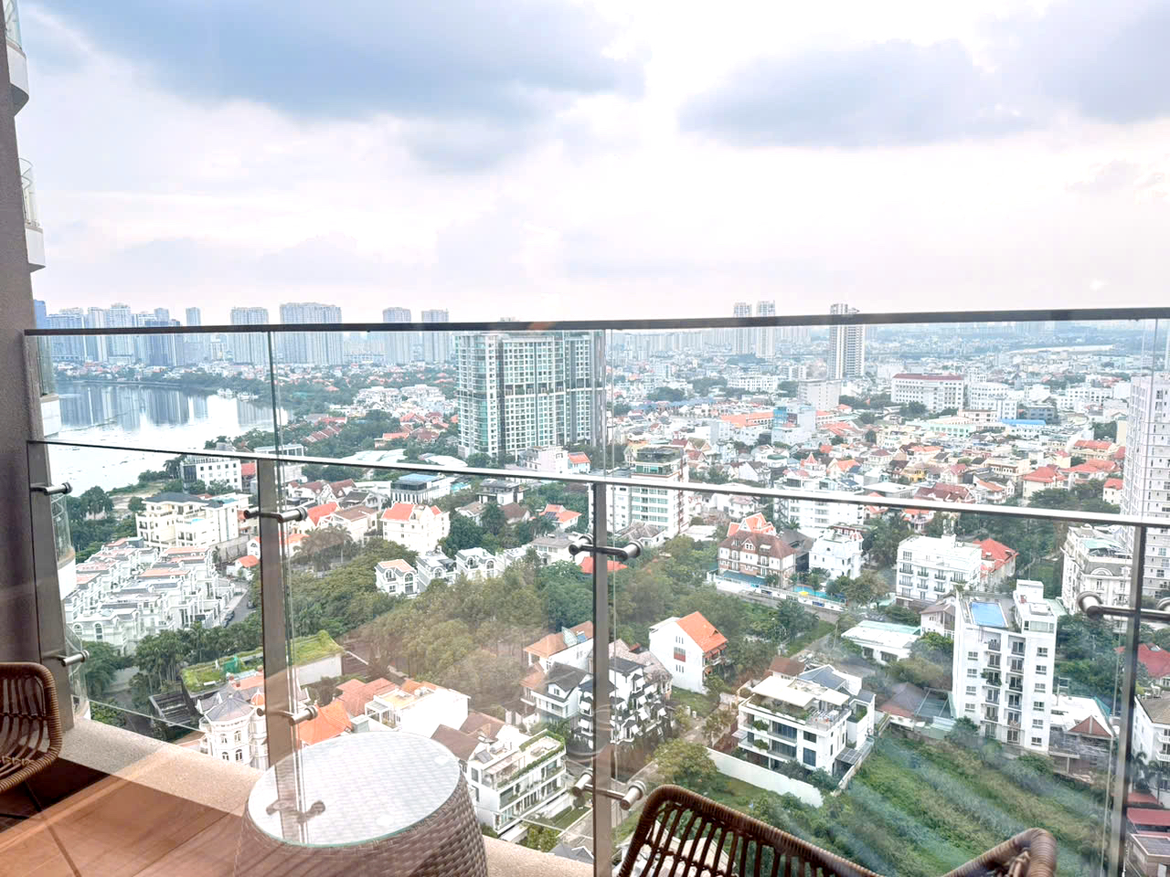 Perfect View And Designed 02 Bedroom Apartment For Rent in Thao Dien Green