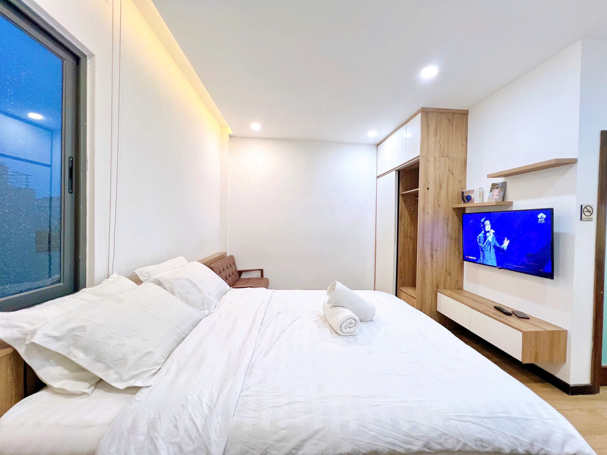 Riverside Studio Serviced Apartment For Rent in Phu Nhuan HCMC 20sqm 450 USD/month