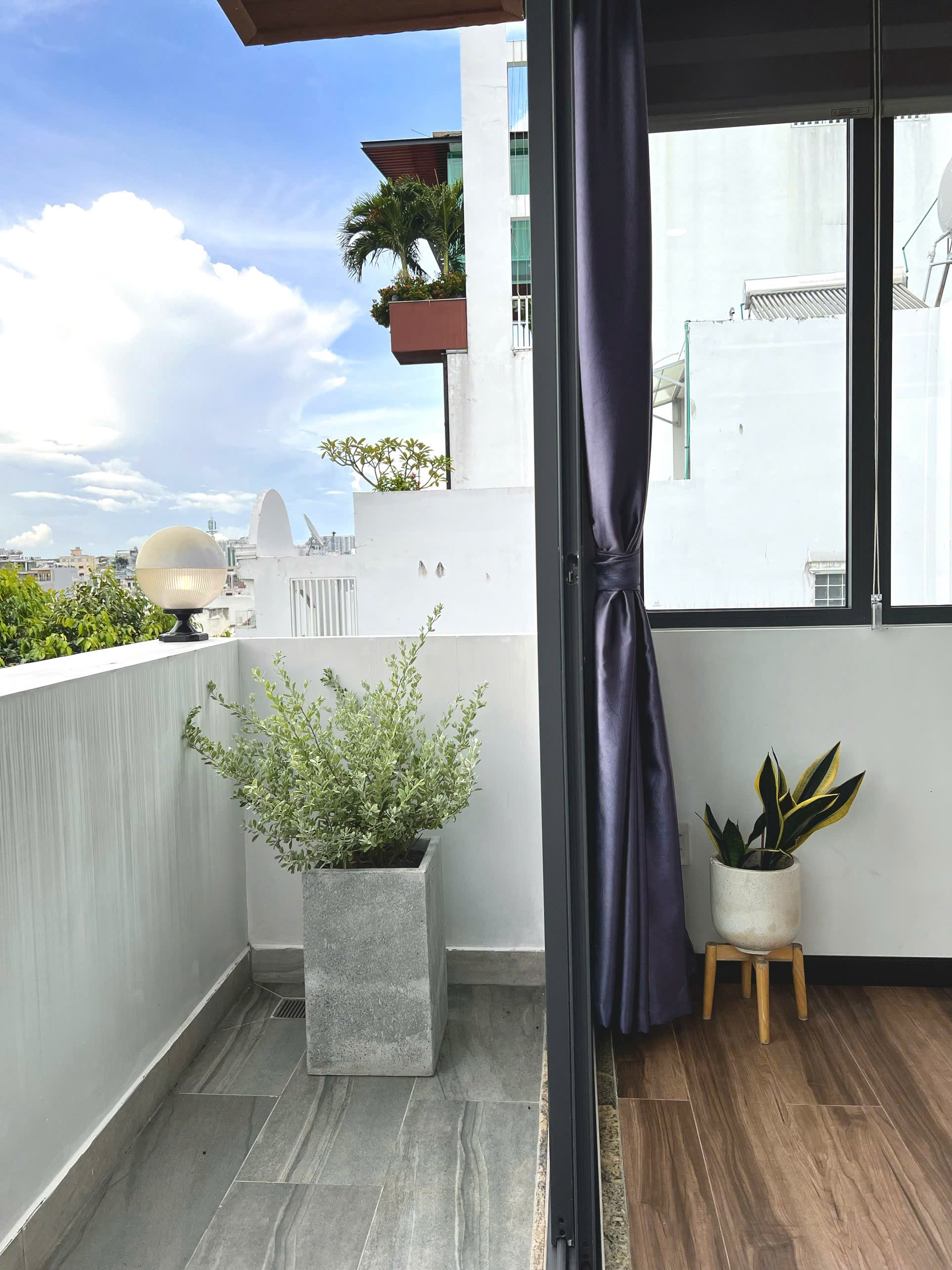 One Bedroom Nice View Riverside Truong St Phu Nhuan District HCMC