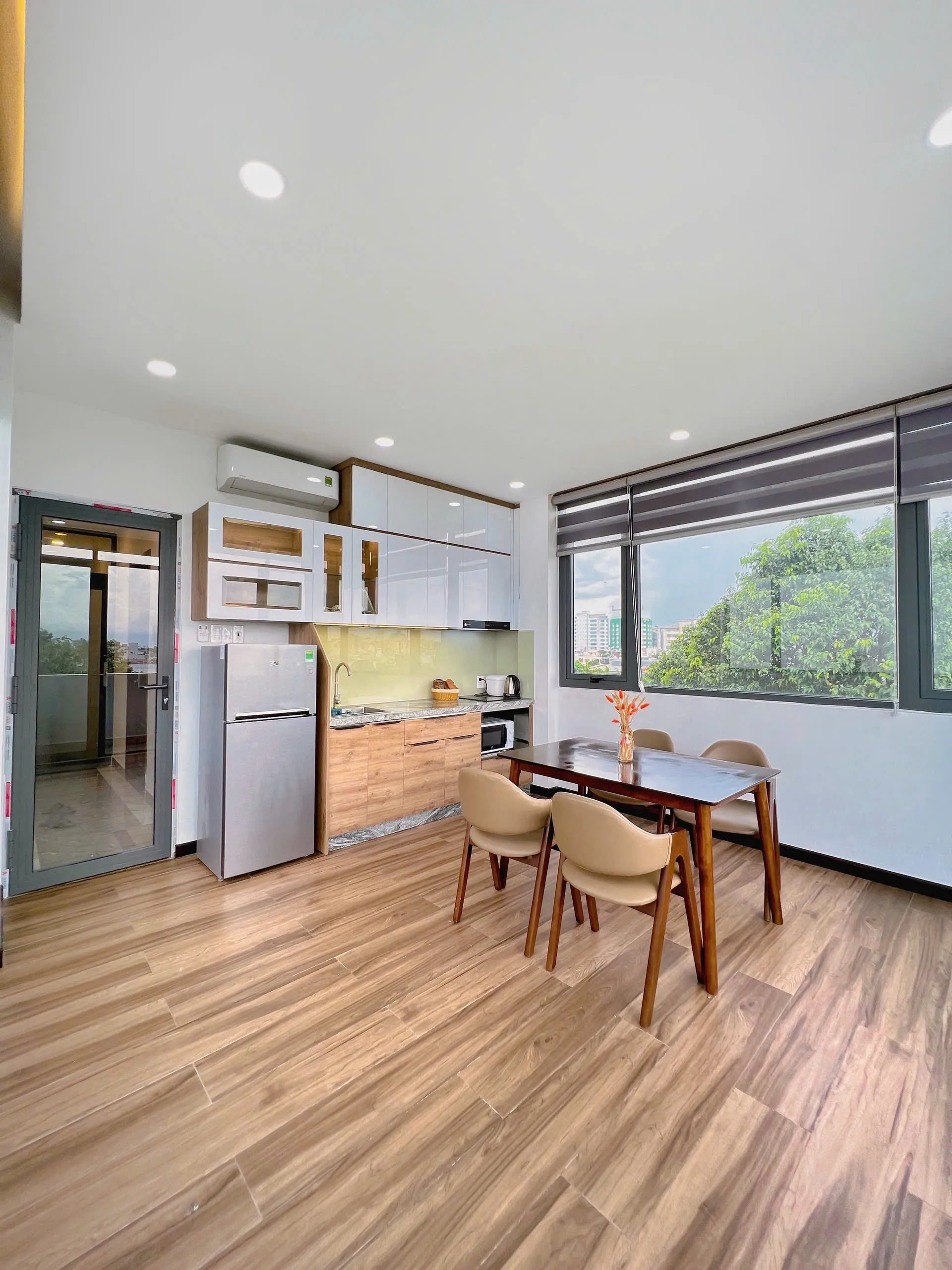 One Bedroom Nice View Riverside Truong St Phu Nhuan District HCMC 60sqm 650 USD/month