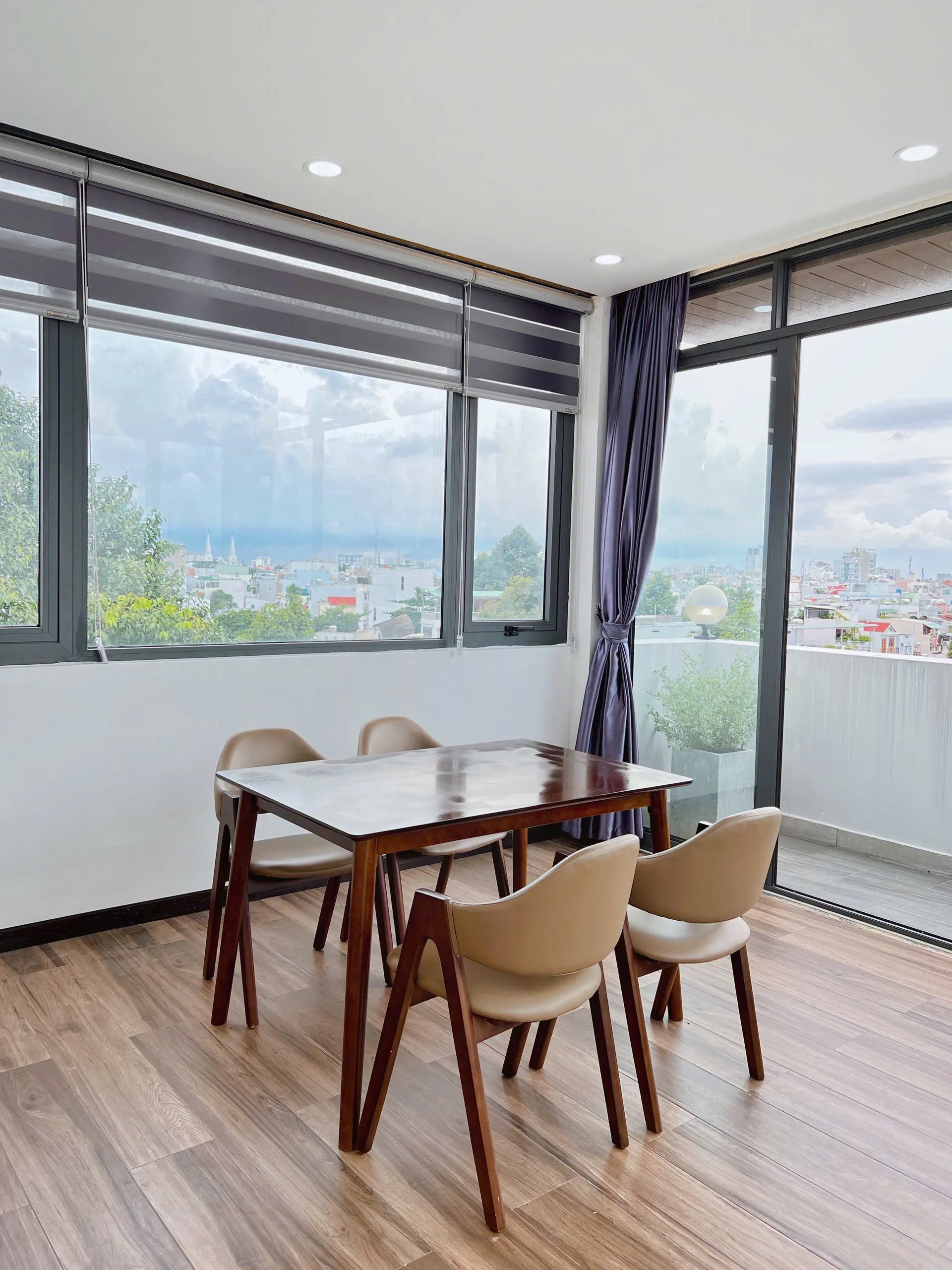 One Bedroom Nice View Riverside Truong St Phu Nhuan District HCMC 60sqm 650 USD/month