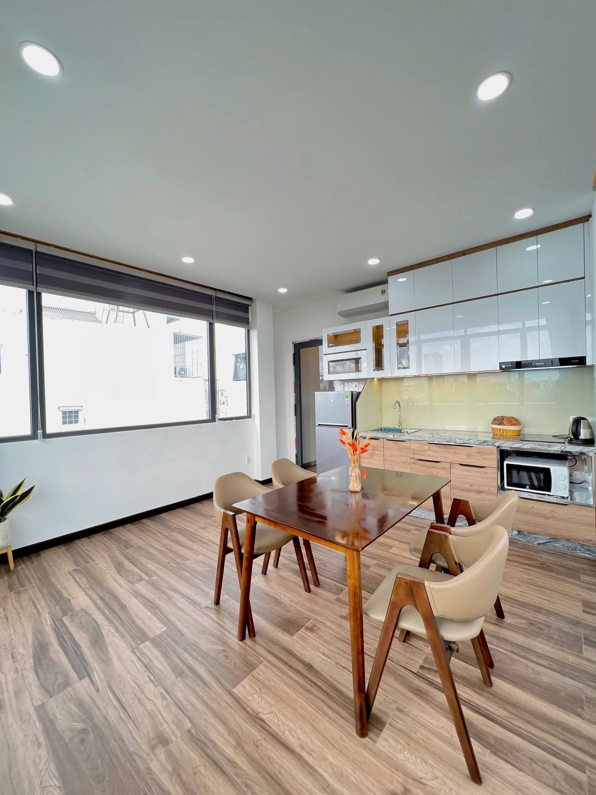 One Bedroom Nice View Riverside Truong St Phu Nhuan District HCMC 60sqm 650 USD/month
