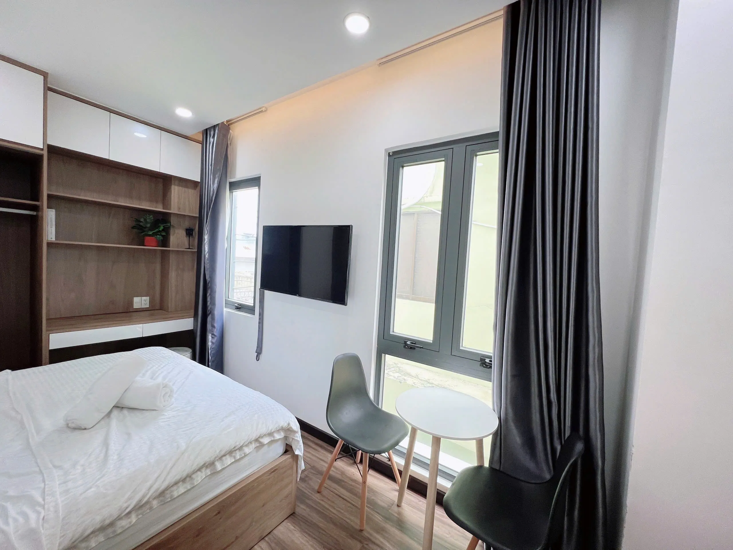Studio Serviced Apartment For Rent in Truong Sa St Phu Nhuan HCMC 20sqm 470 USD/month