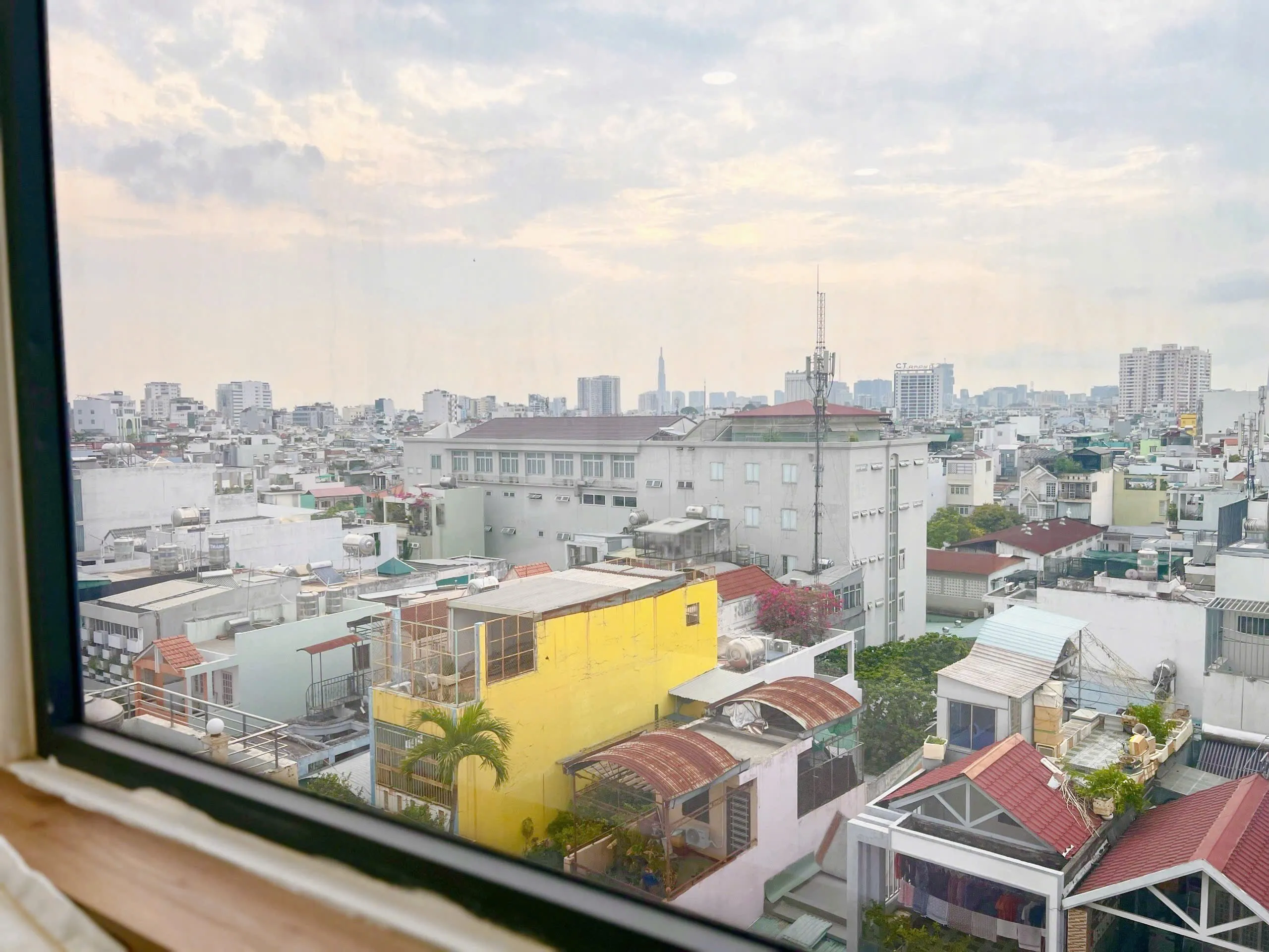Studio Serviced Apartment For Rent in Truong Sa St Phu Nhuan HCMC 20sqm 470 USD/month