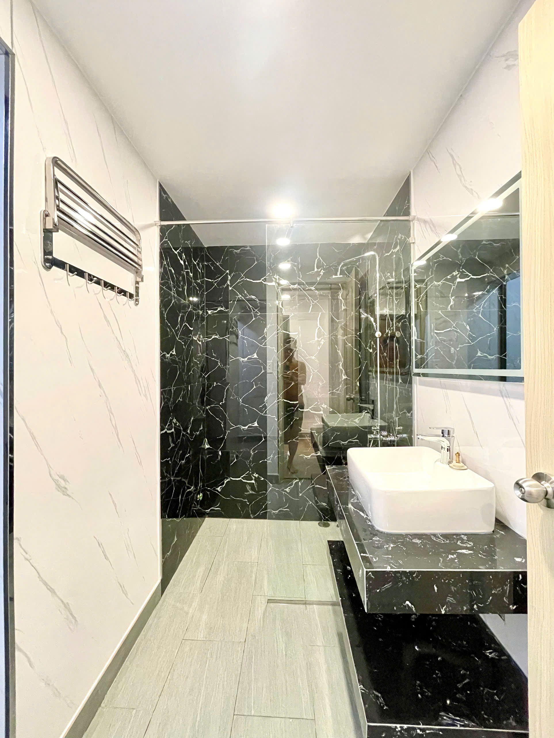 Very Good Furniture 01 Bedroom Apartment For Rent in Phu Nhuan HCMC