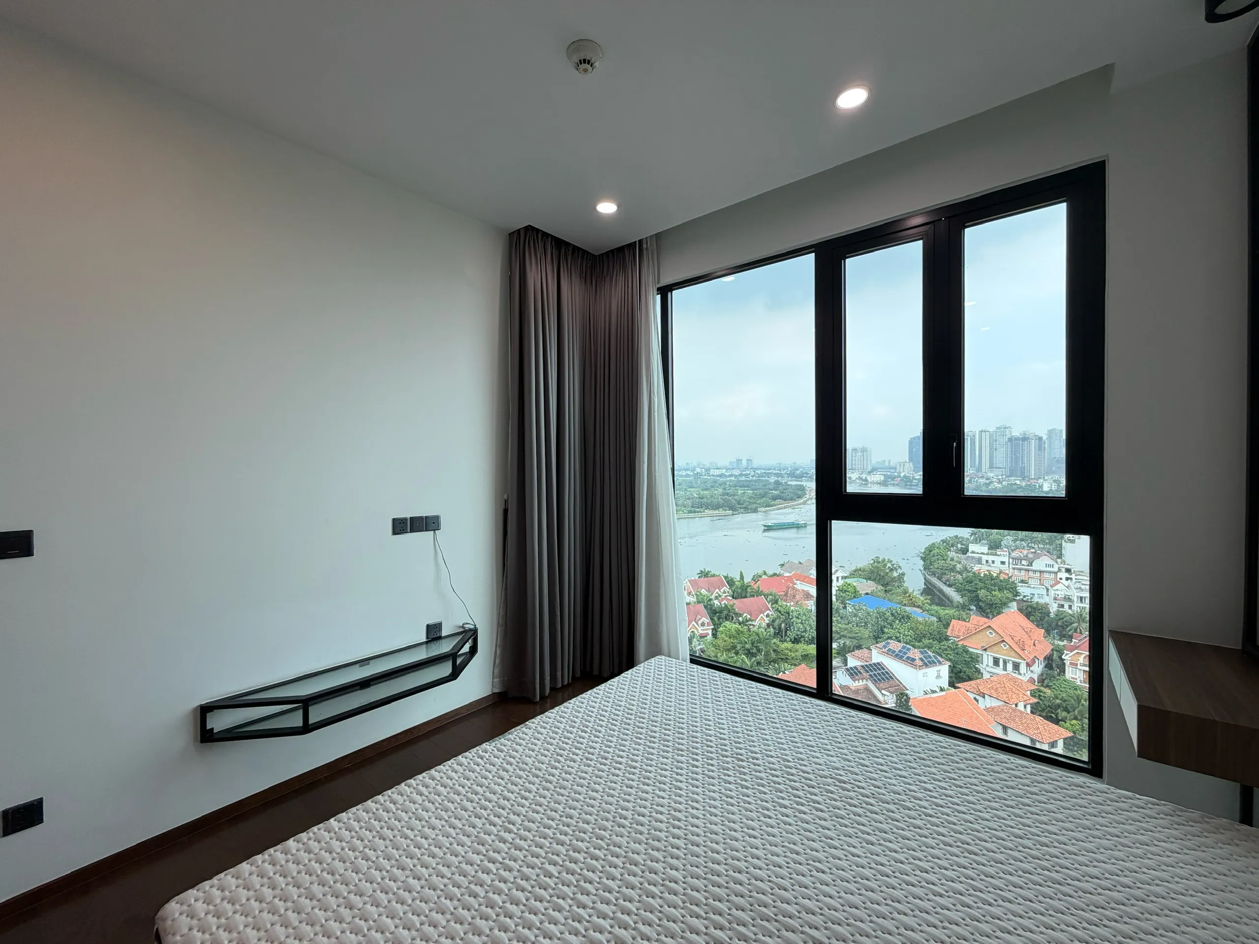 Luxury 3 Bedroom Apartment for Rent in D’Edge Thao Dien 145sqm 4,000 USD/month