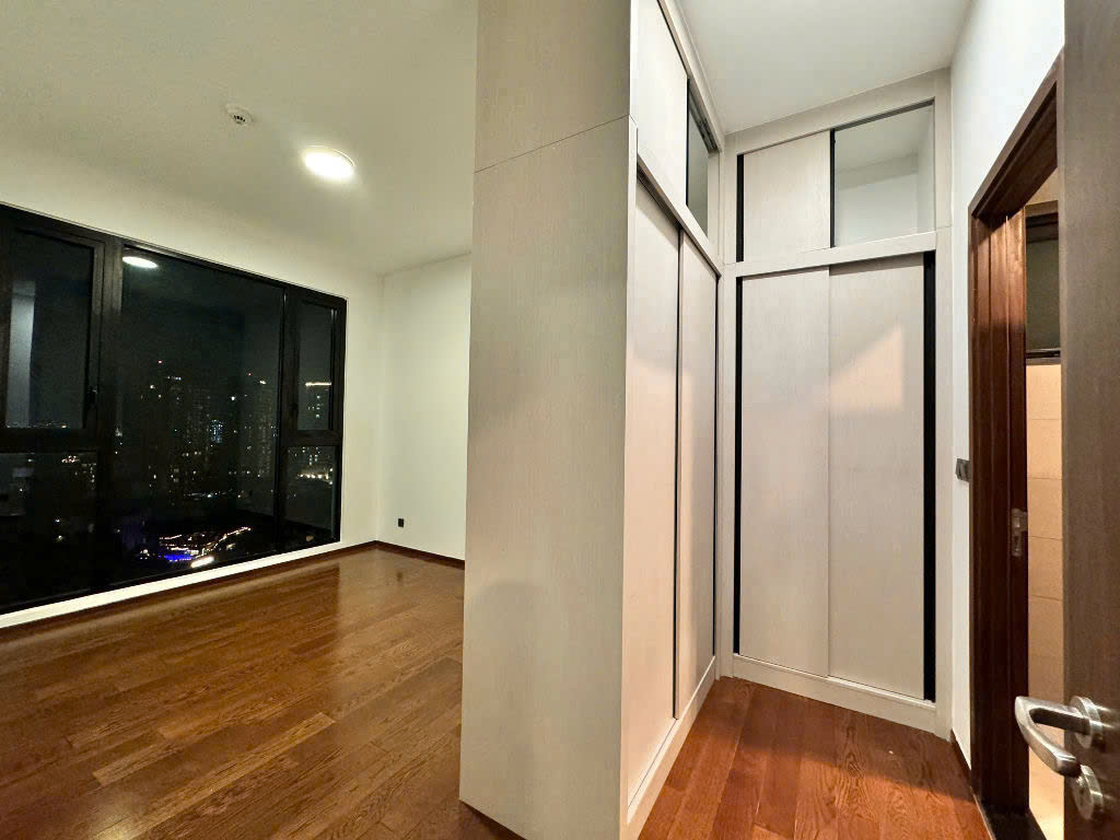 Bright Unfurnised 2 Bedroom Apartment for Rent in D'Edge Thao Dien | Balcony