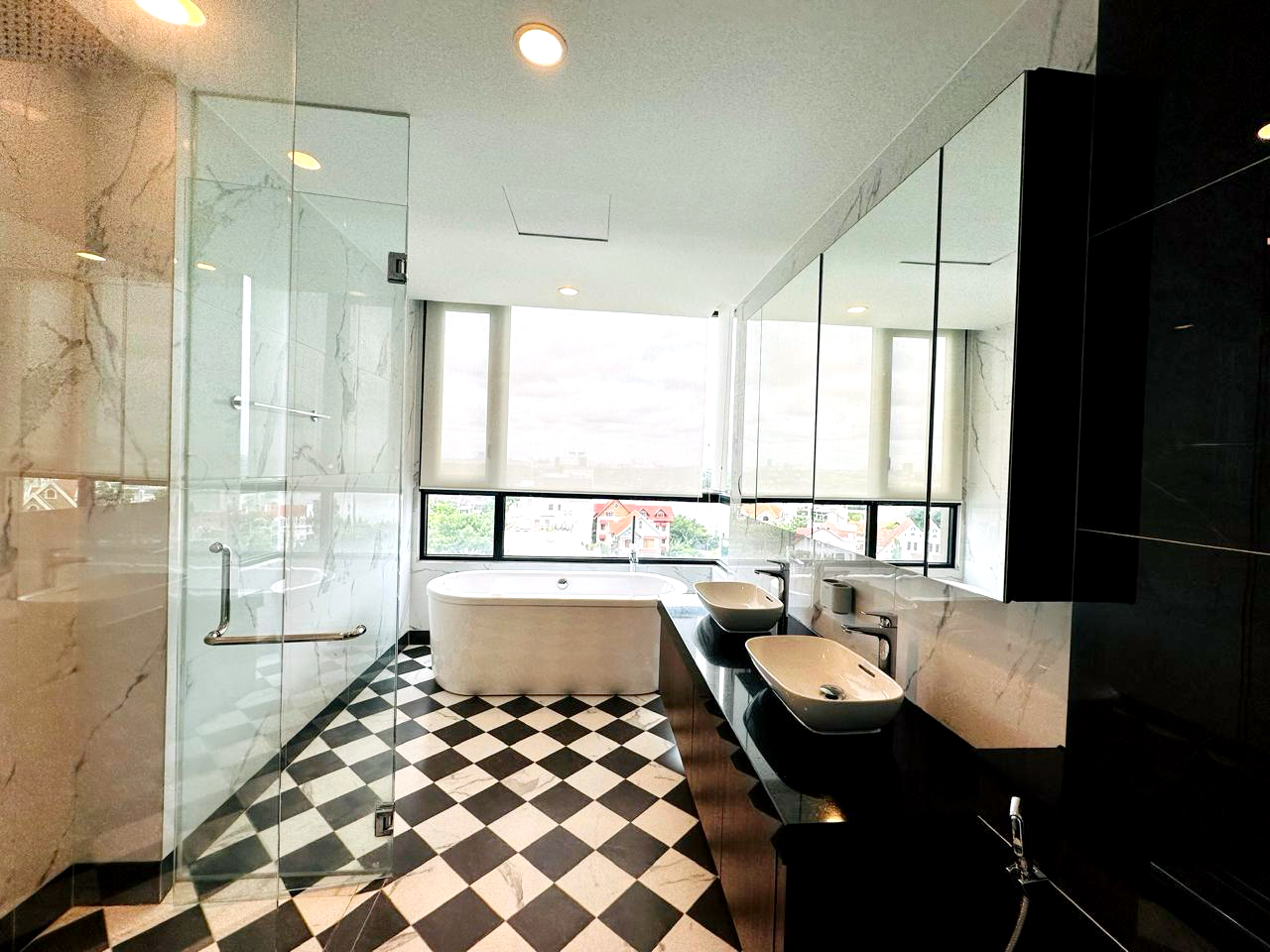 Unfurnished 4 Bedroom Apartment for Rent in D'Edge Thao Dien | River View