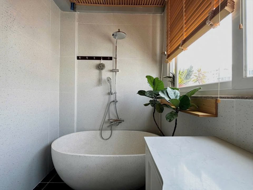 Top House One Bedroom Serviced Apartment in Pham Viet Chanh Binh Thanh HCM