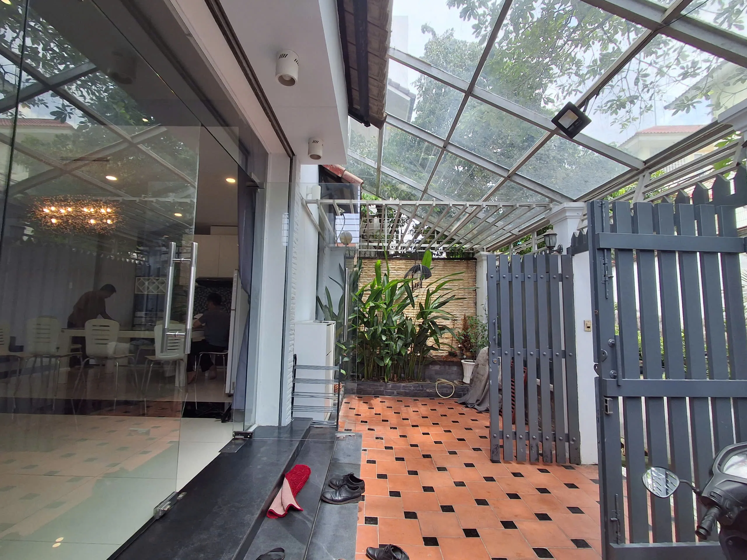 Small Cute House for rent in Tran Nao Area District 2 HCMC 200sqm 1,400 USD/month