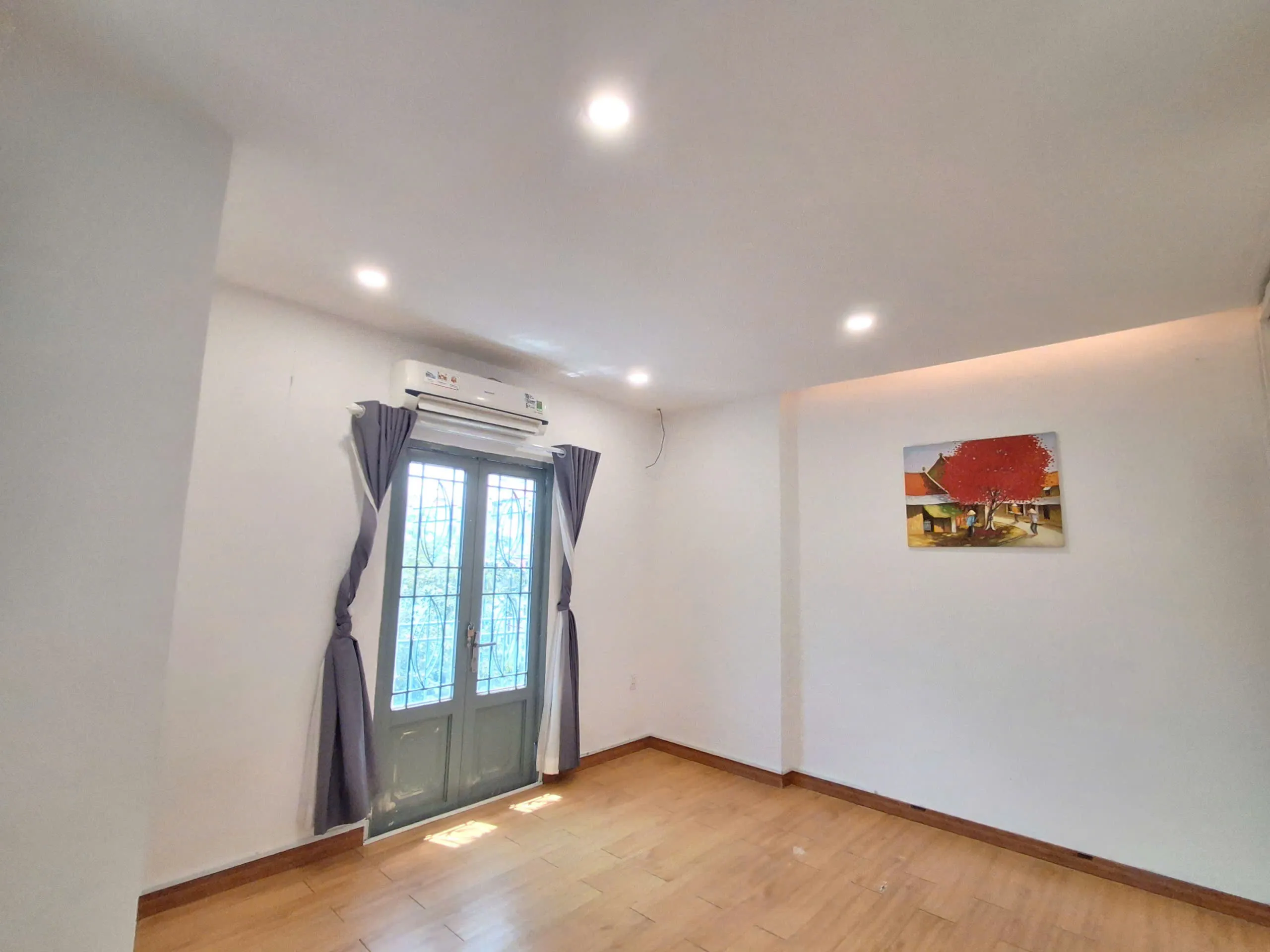 Small Cute House for rent in Tran Nao Area District 2 HCMC 200sqm 1,400 USD/month