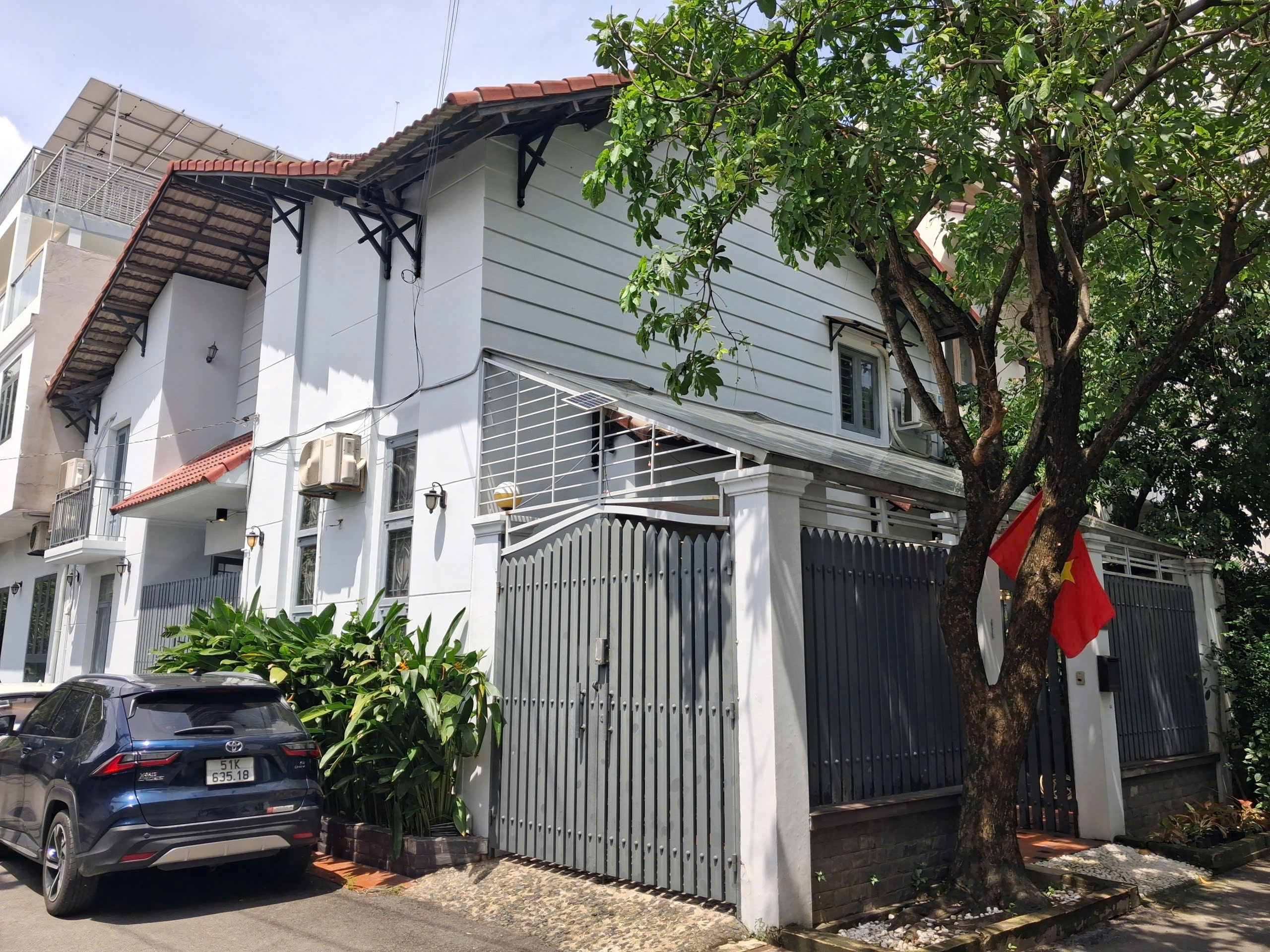 Small Cute House for rent in Tran Nao Area District 2 HCMC