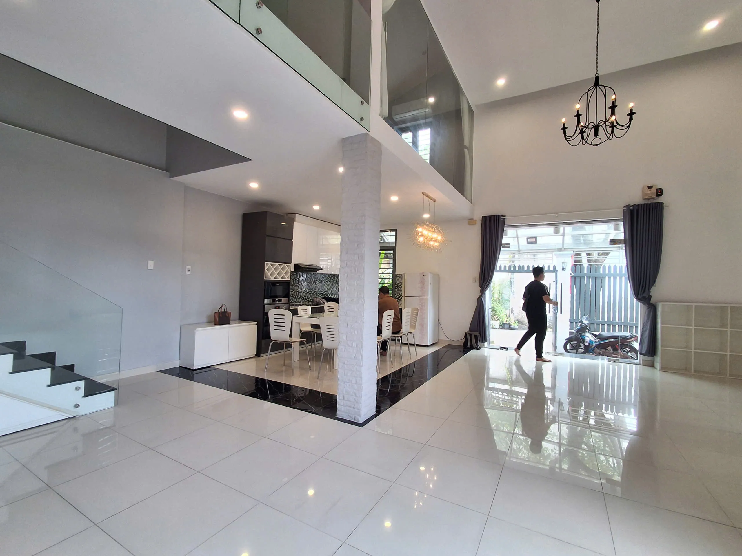 Small Cute House for rent in Tran Nao Area District 2 HCMC 200sqm 1,400 USD/month