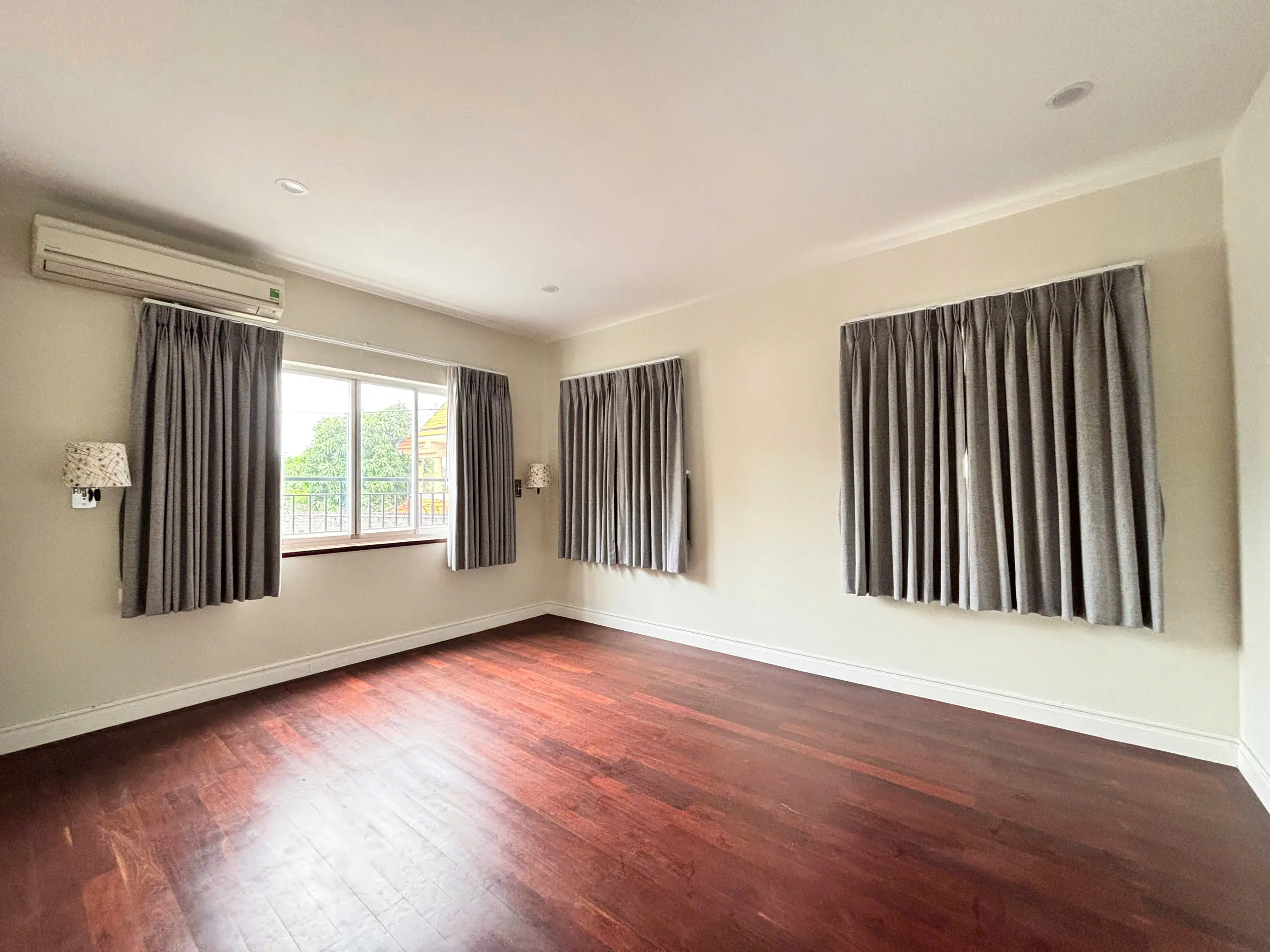 Villa for Rent at ABC Compound – 96 Tran Nao, District 2 700sqm 5,000 USD/month