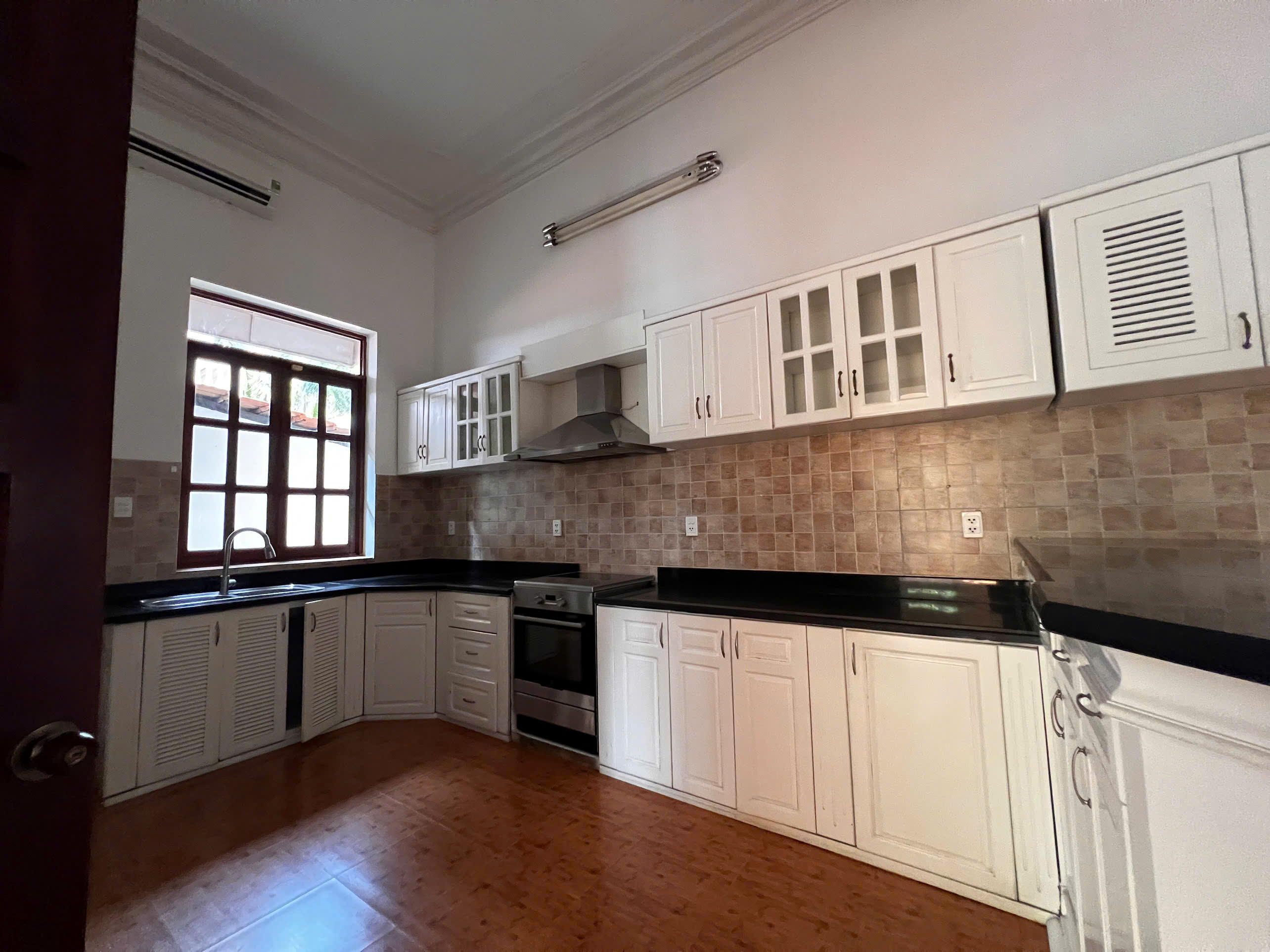 Villa for Rent at Phu Tuong – 215 Nguyen Van Huong, Thao Dien | 5BR | 700sqm | Classic Style | $5,000/month