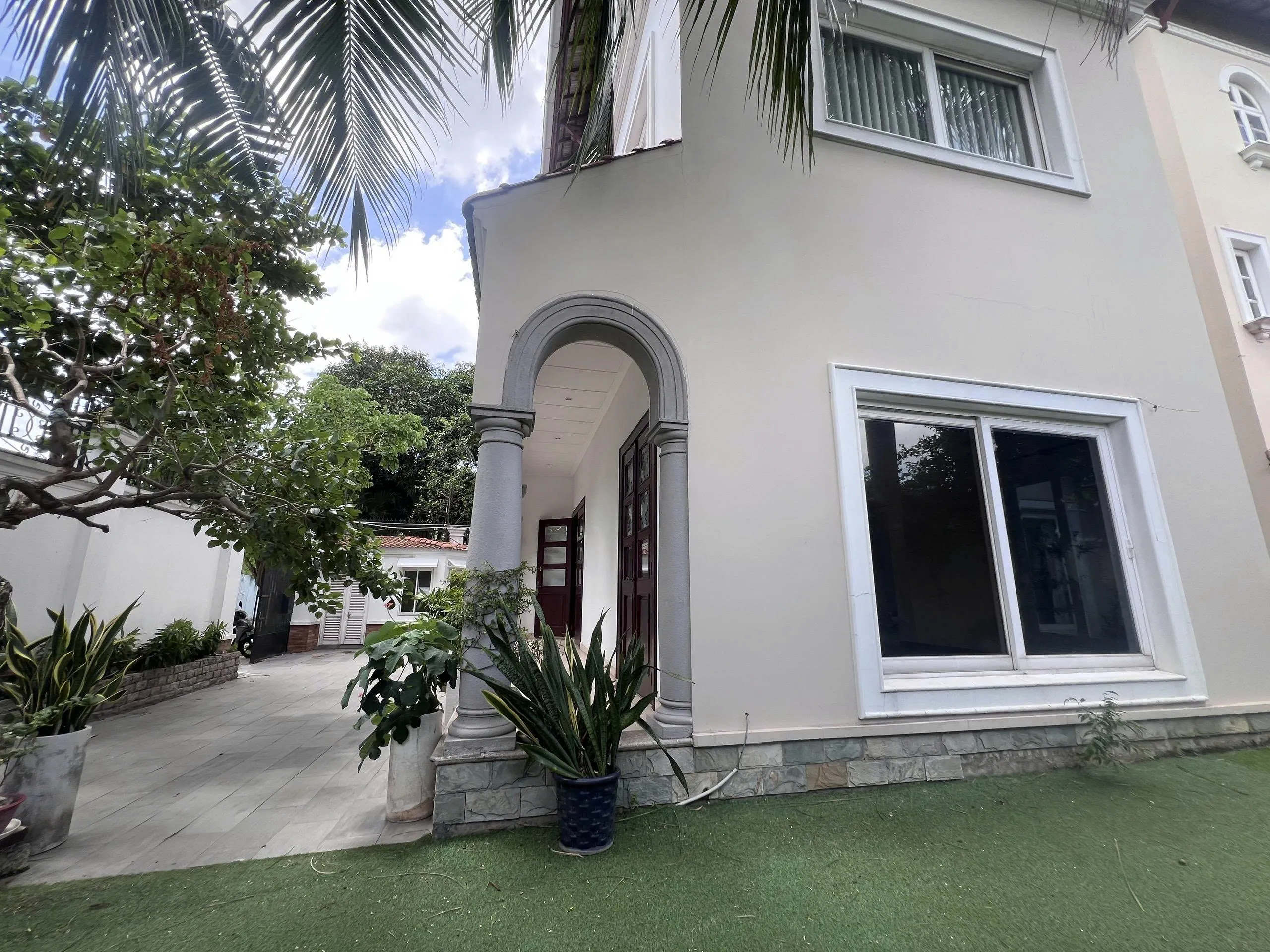 Villa for Rent 113 Nguyen Van Huong Thao Dien HCMC – 5BR 500sqm 5,000 USD/month