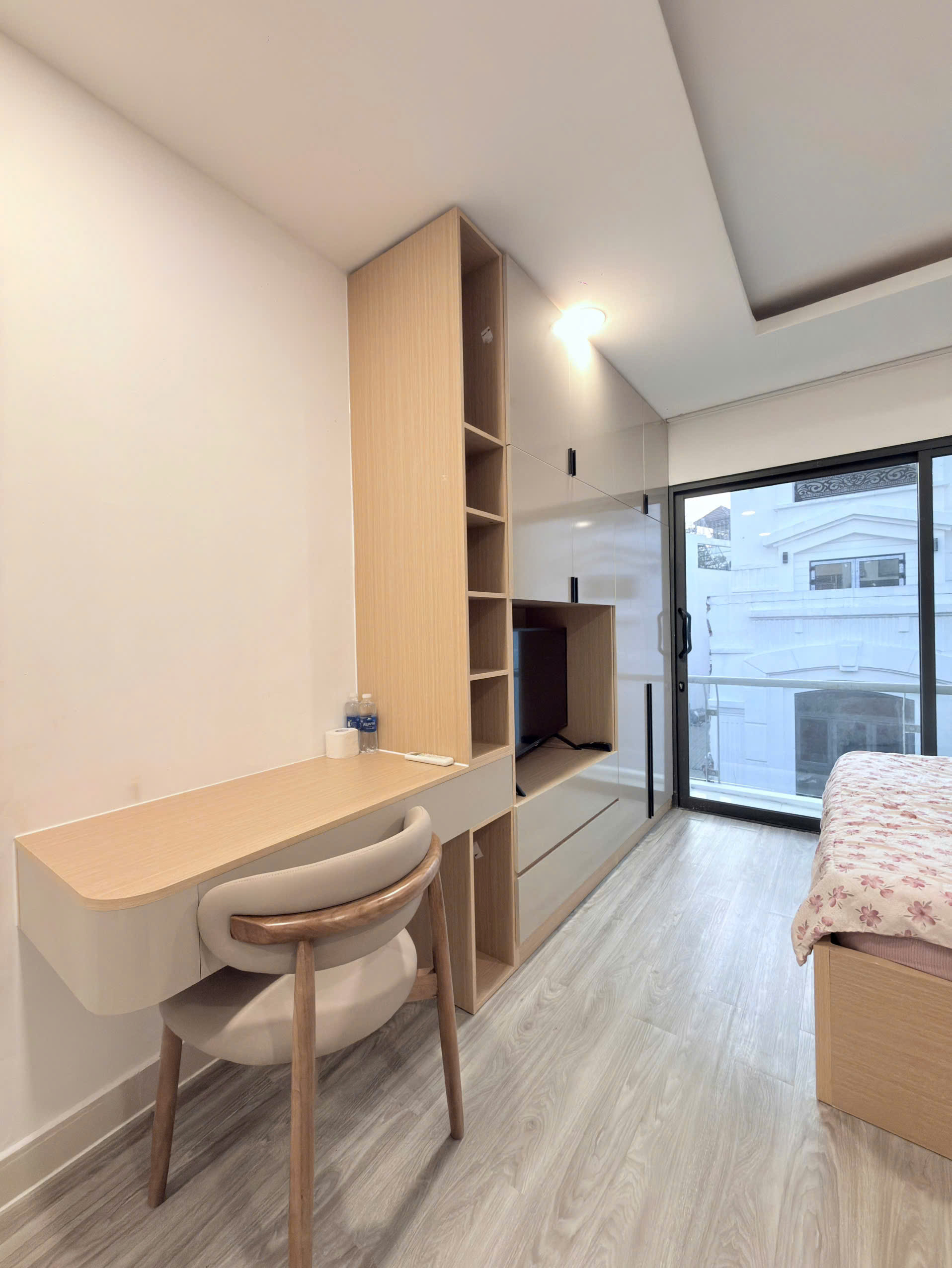 Studio 30m² Balcony for Rent Tran Dinh Xu District 1 HCMC