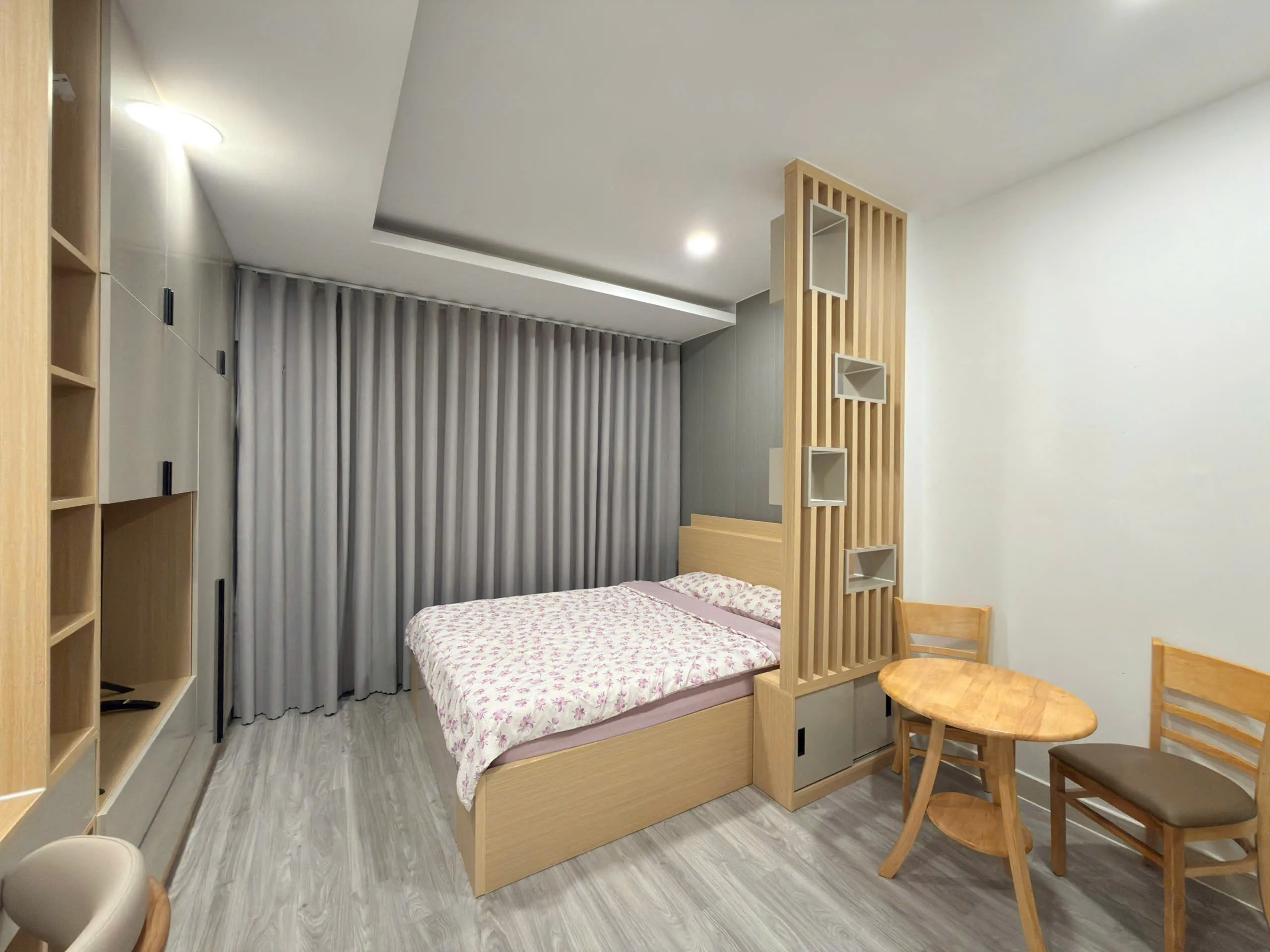 Studio 30m² Balcony for Rent Tran Dinh Xu District 1 HCMC 30sqm 500 USD/month
