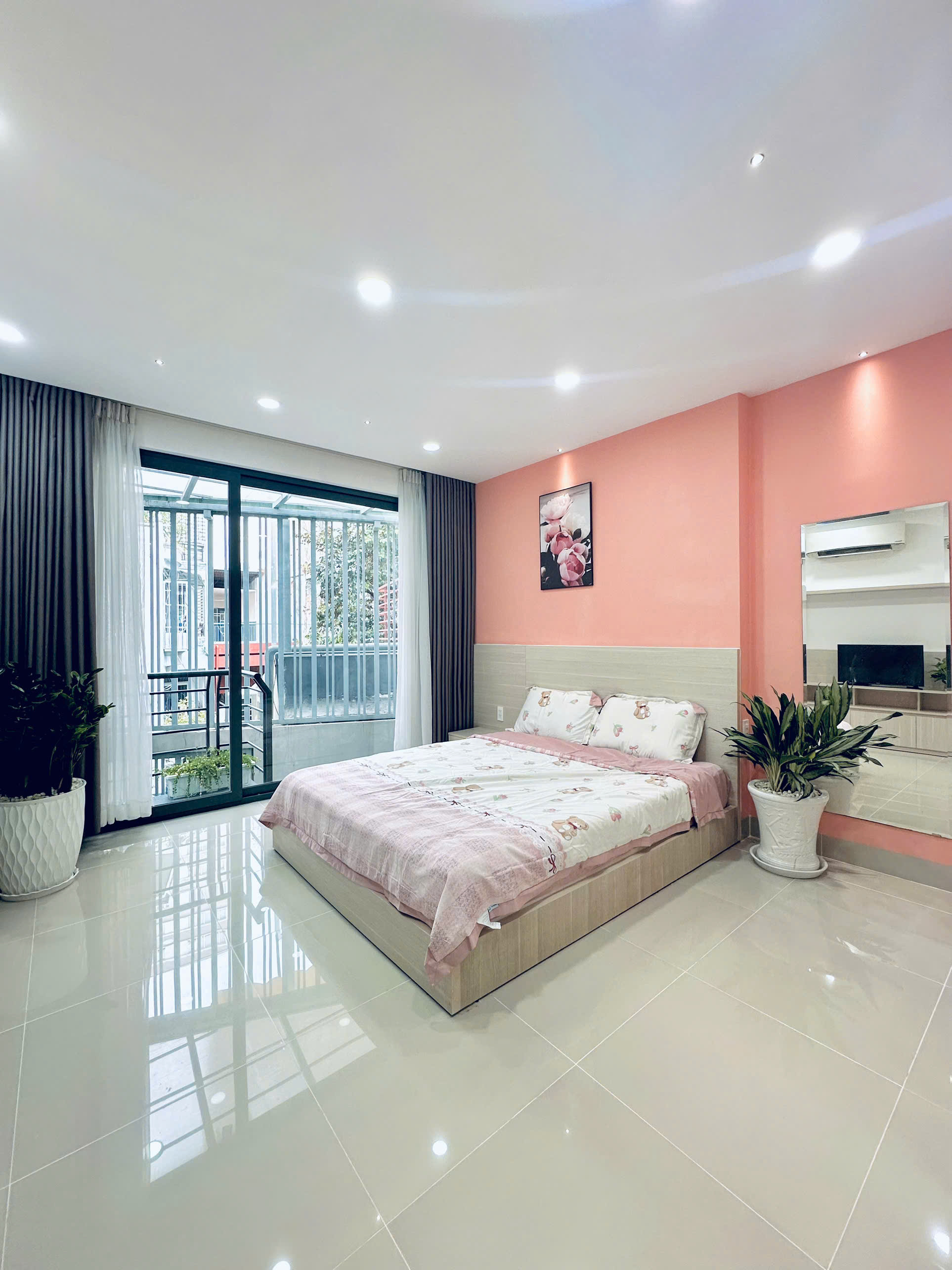 1-Bedroom Serviced Apartment for Rent on Tran Dinh Xu District 1 – 14 Million/month