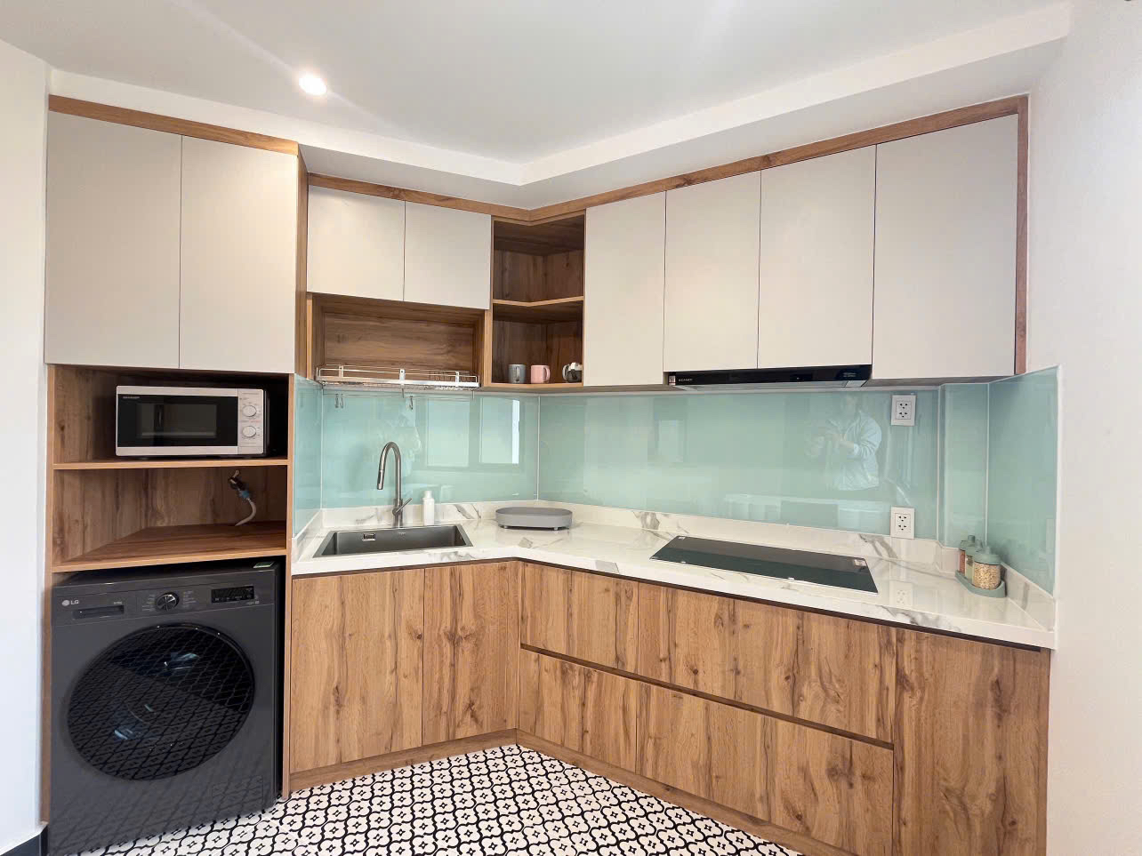 Studio Serviced Apartment for Rent in District 1 570 USD/month