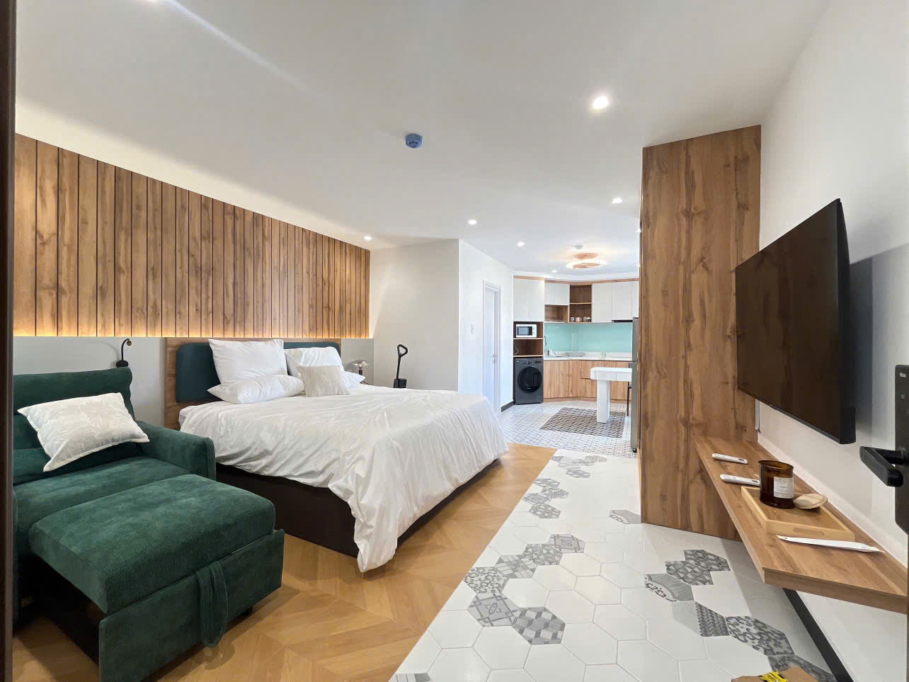 Studio Serviced Apartment for Rent in District 1 570 USD/month