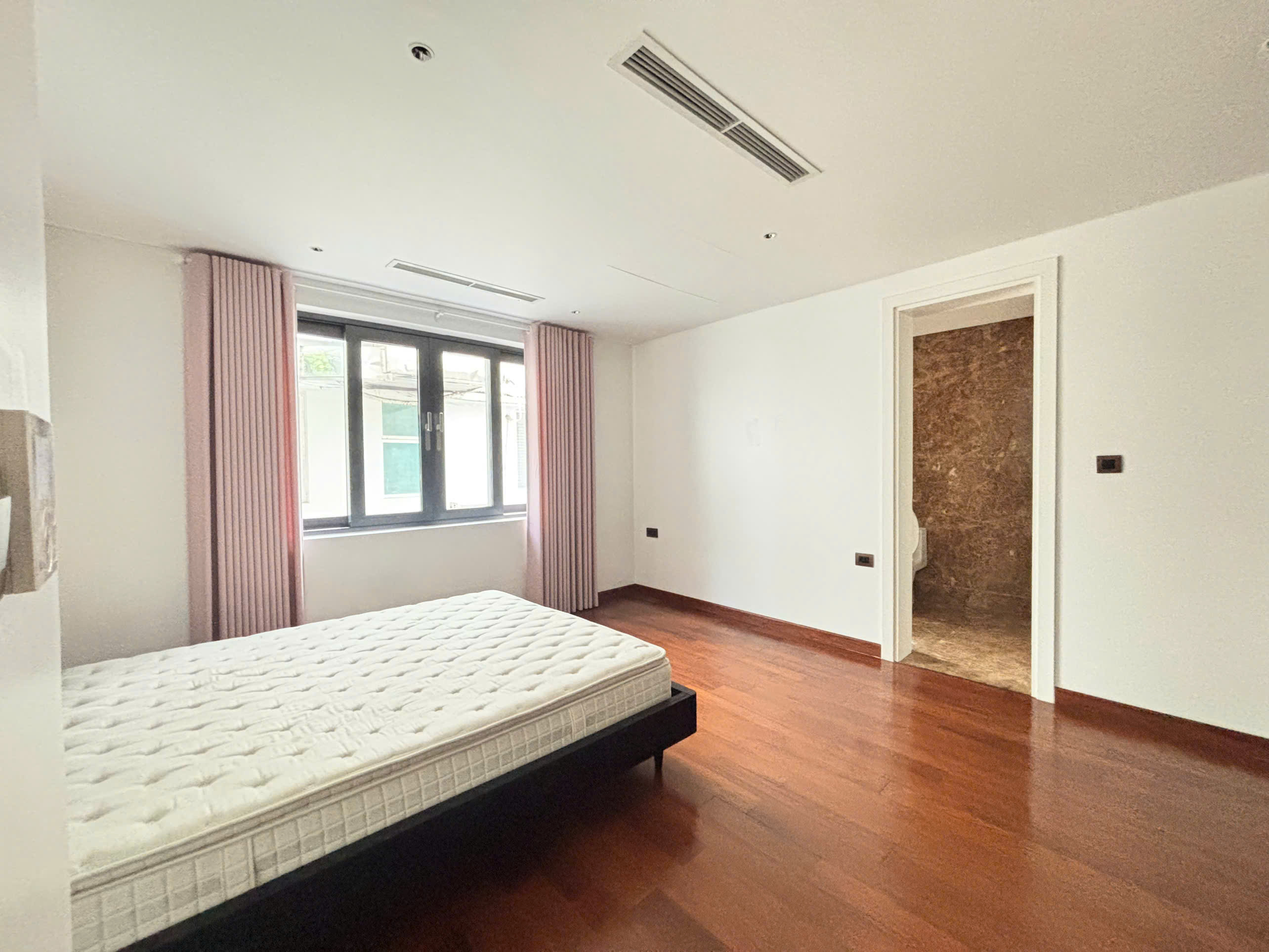 4-Bedroom Villa for Rent in An Phu 546sqm 9,000 USD/month