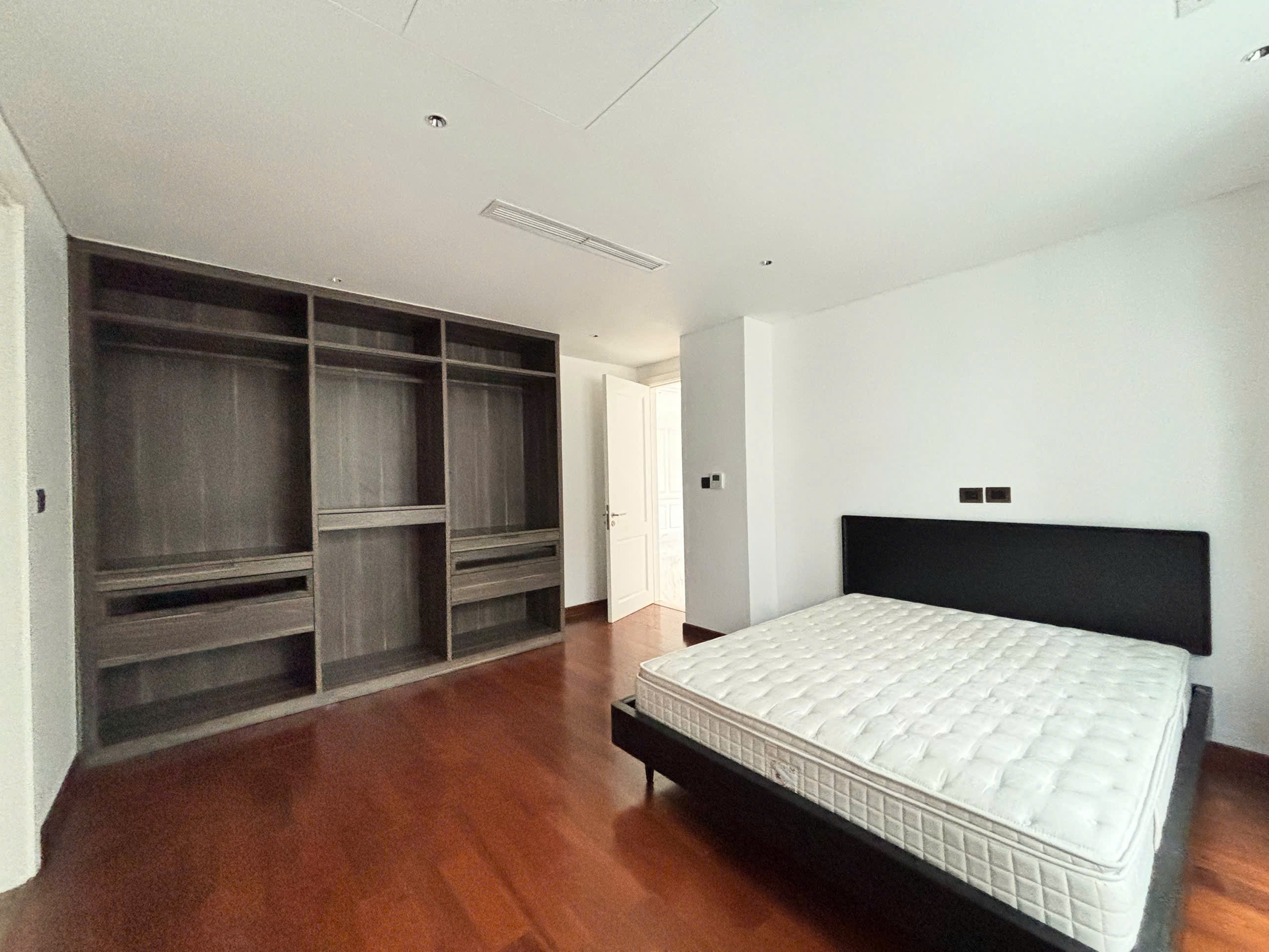 4-Bedroom Villa for Rent in An Phu 546sqm 9,000 USD/month