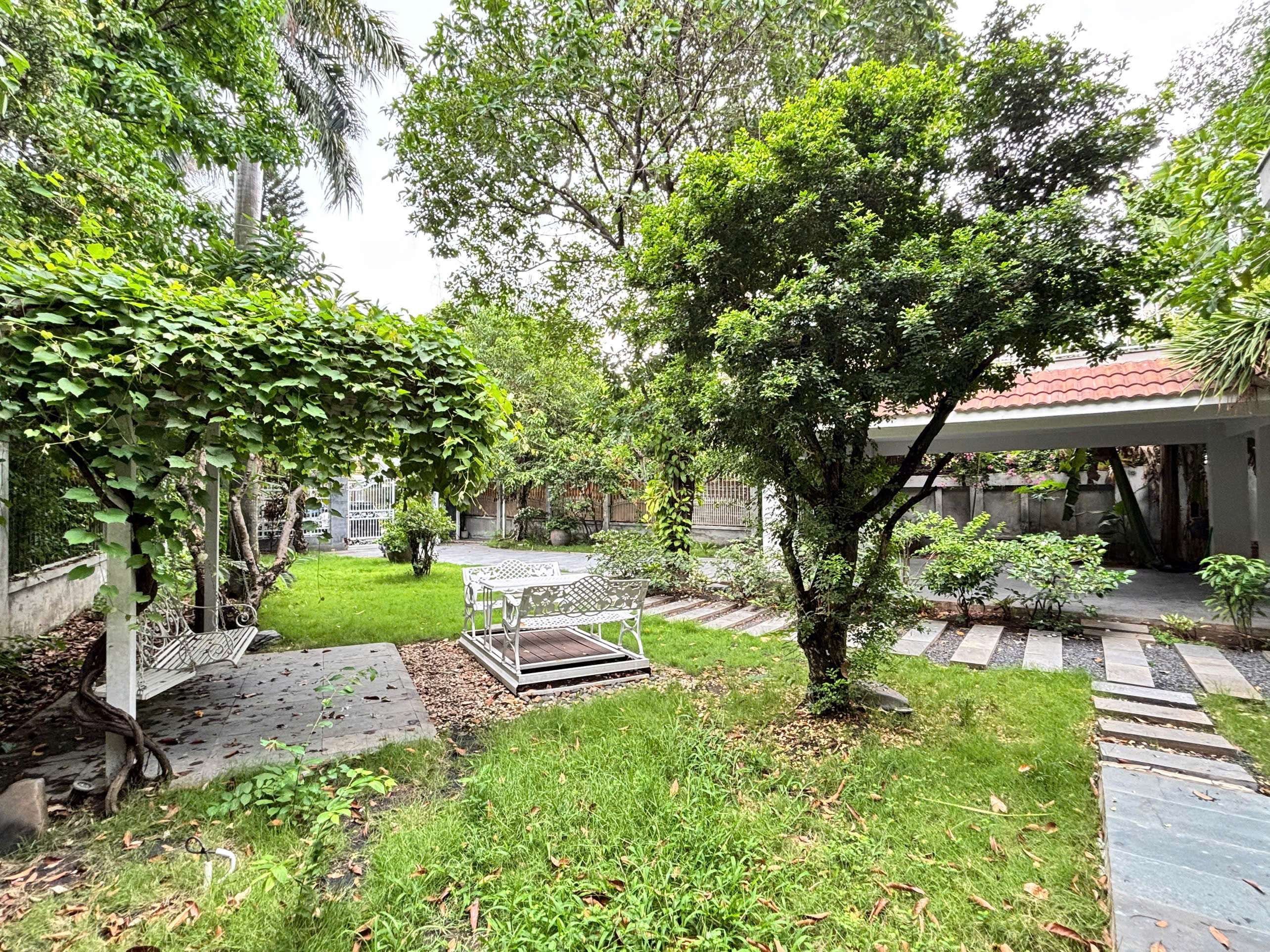 6-Bedroom Villa for Rent in Thao Dien 1000sqm 8,500 USD/month