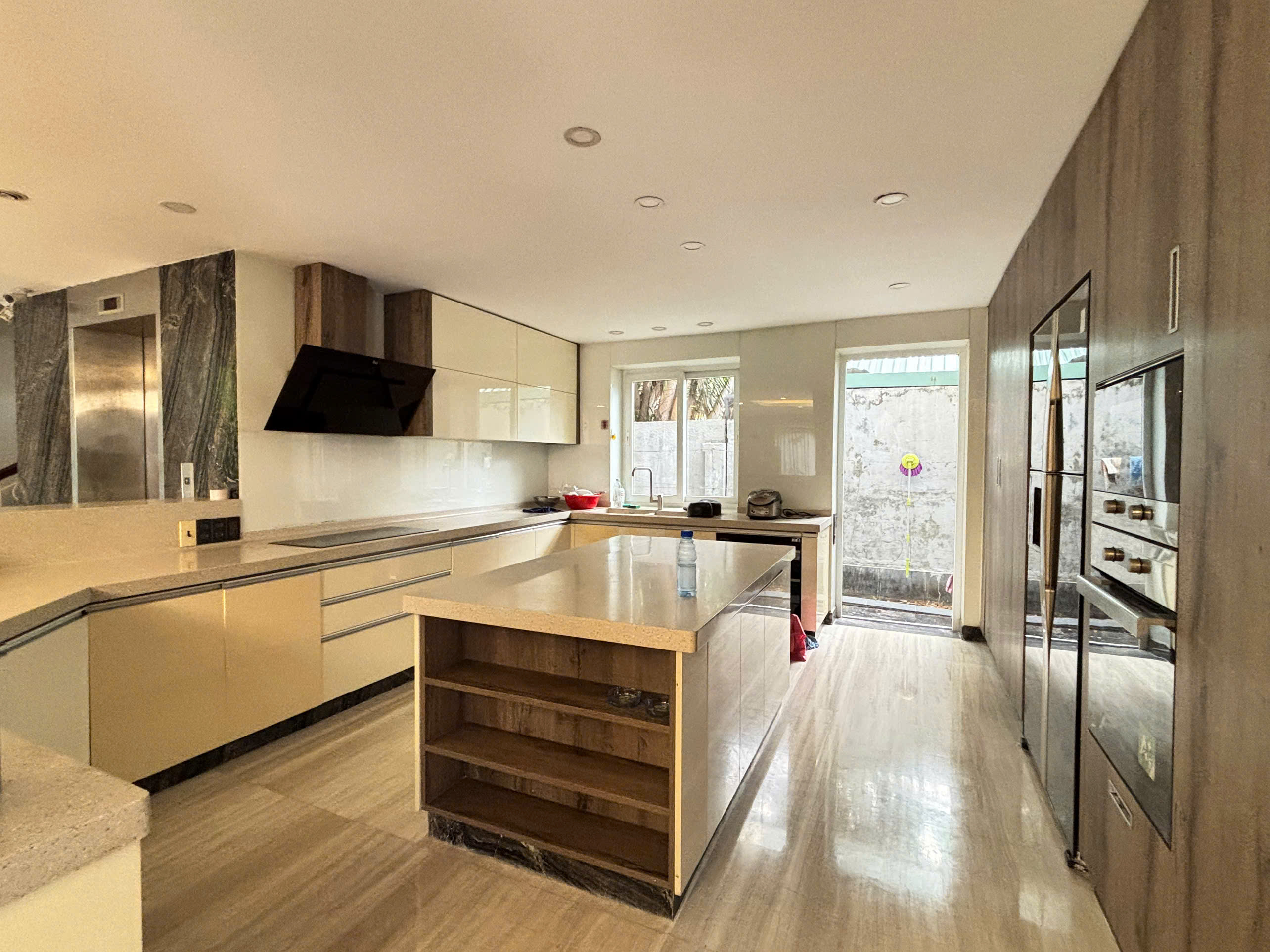 6-Bedroom Villa for Rent in Thao Dien 1000sqm 8,500 USD/month